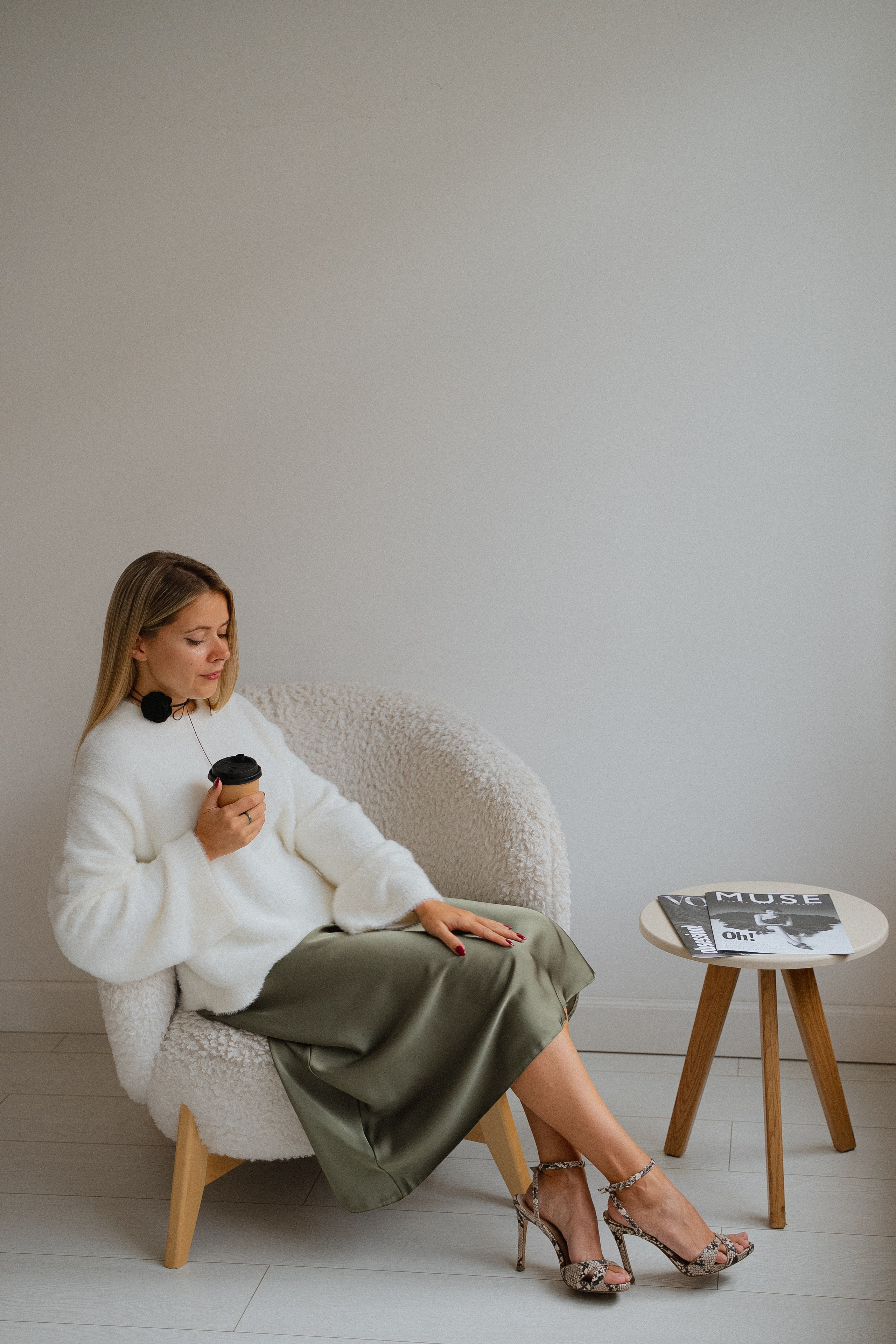 ШЕЛКОВАЯ ЮБКА ОЛИВКОВАЯ. Фотостудия в Люберцах