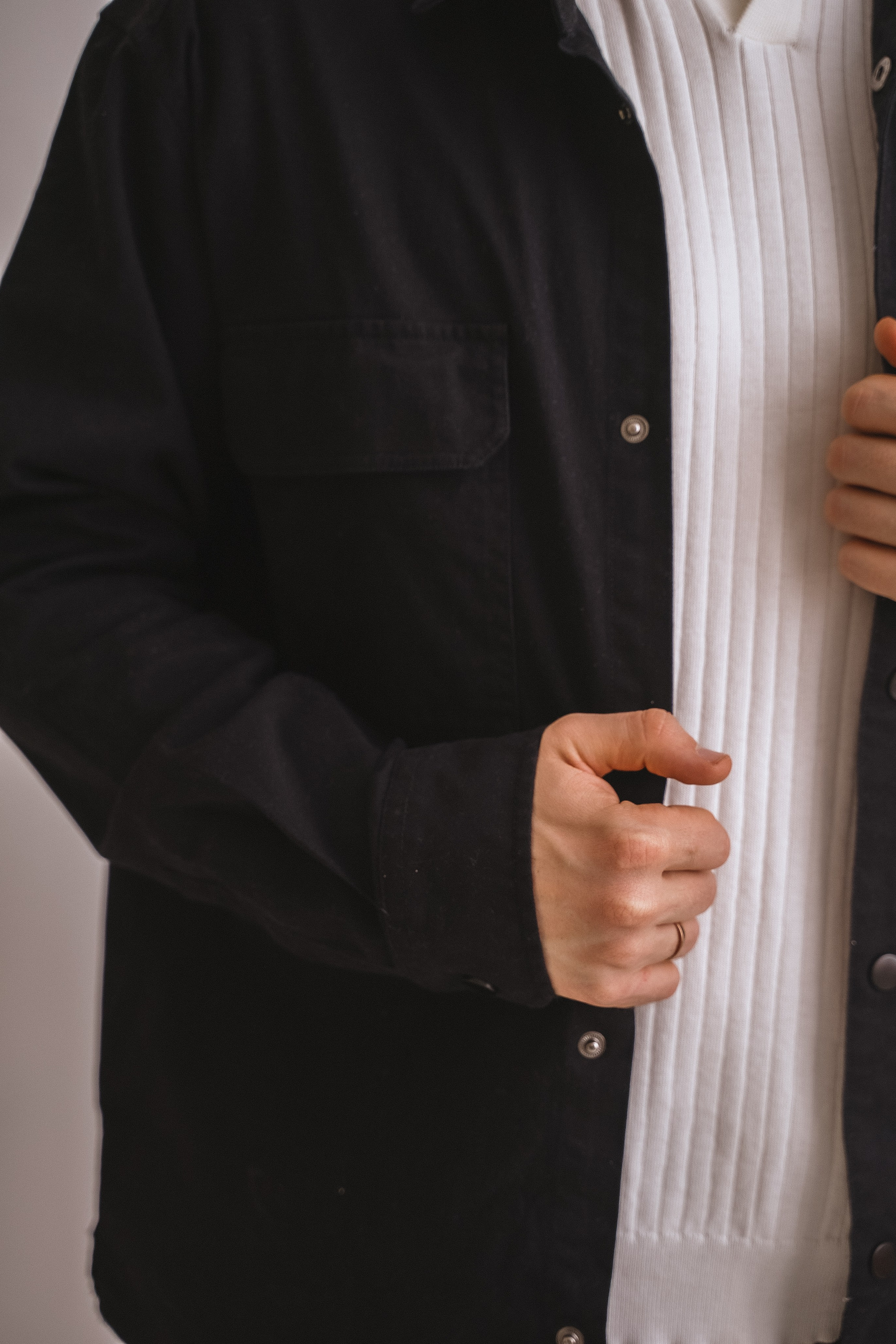 ЧЕРНАЯ ПЛОТНАЯ РУБАШКА 44-50. Фотостудия в Люберцах