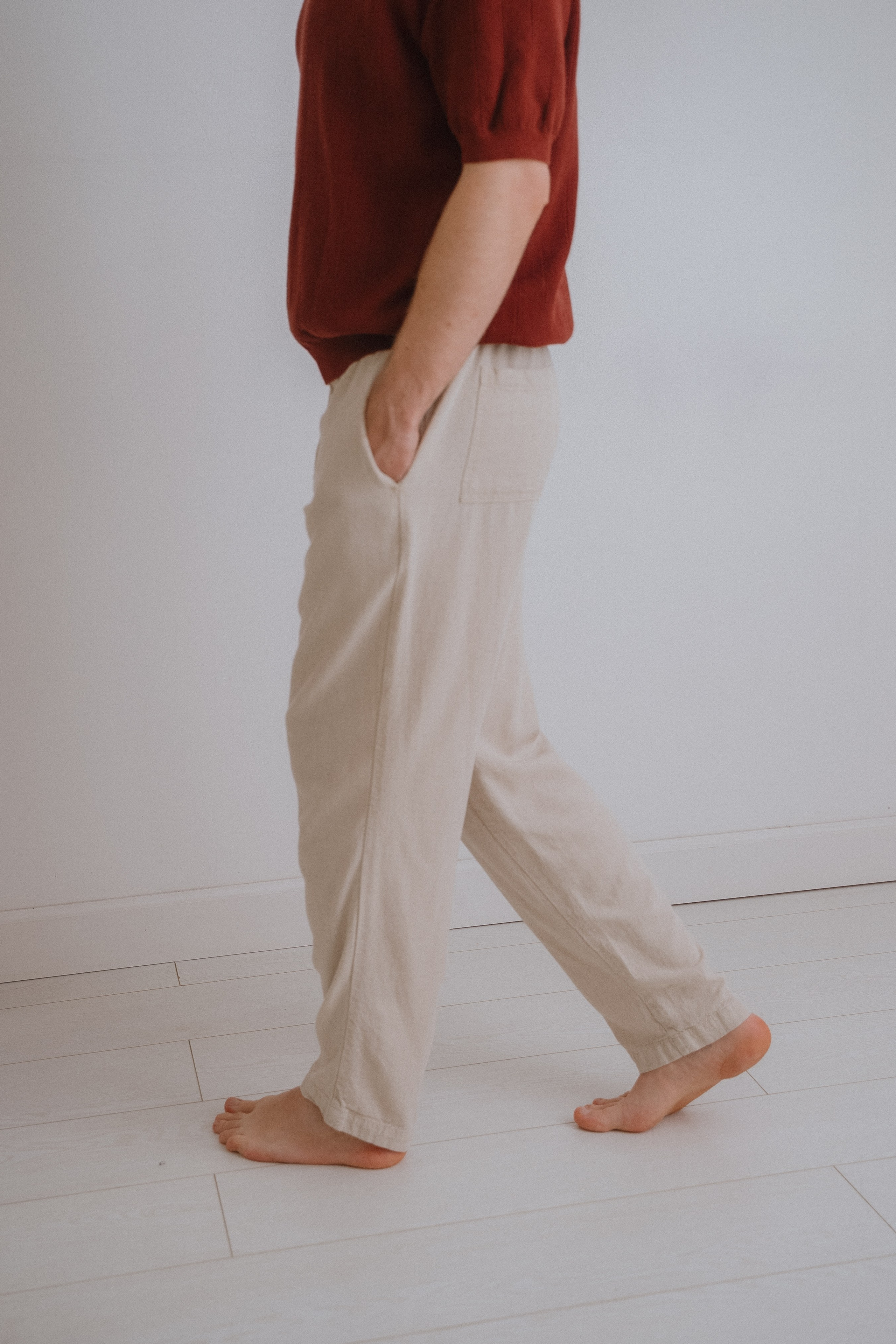 ЛЬНЯНЫЕ БЕЖЕВЫЕ БРЮКИ S. Фотостудия в Люберцах