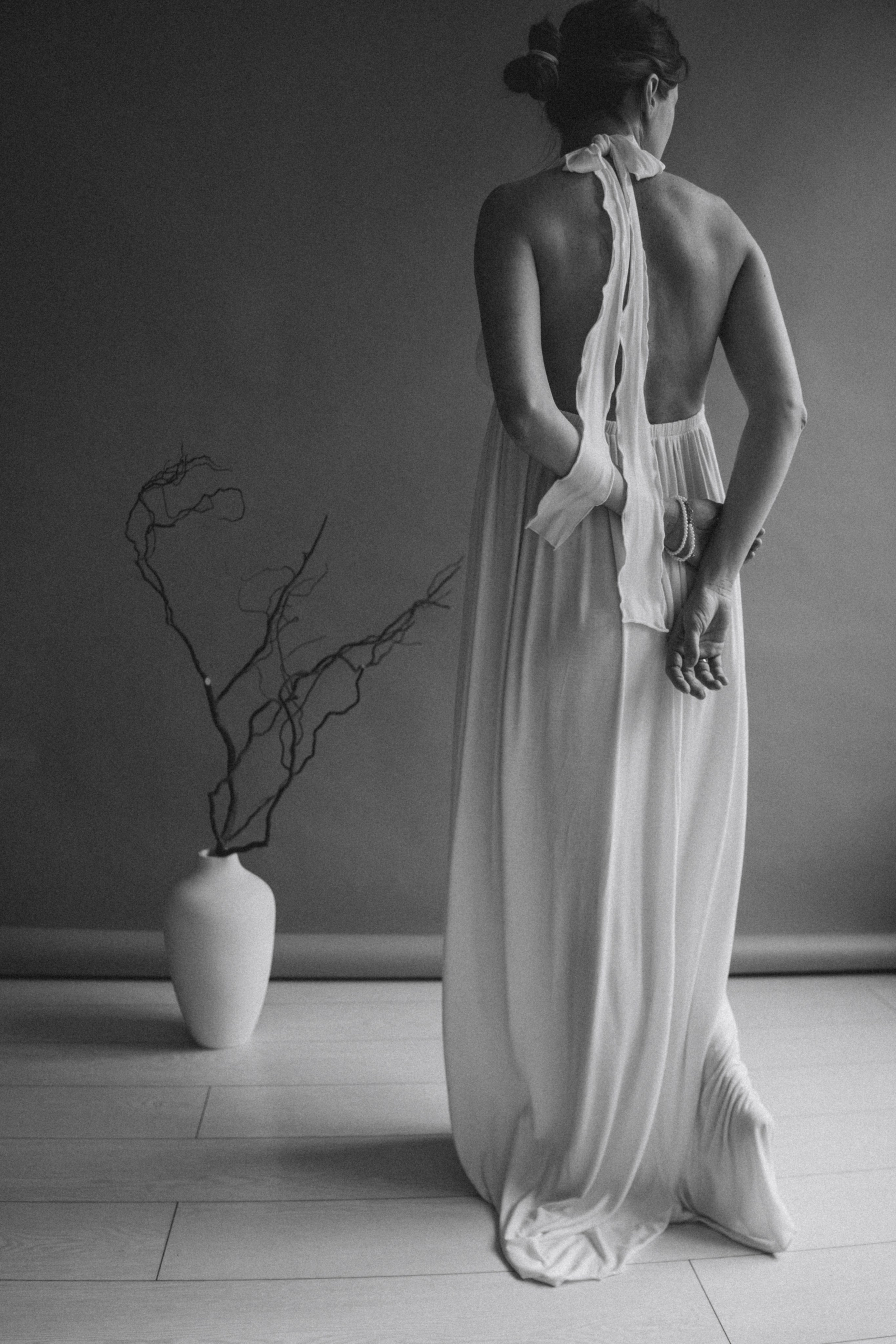 БЕЛОЕ СТРУЯЩЕЕСЯ ПЛАТЬЕ. Фотостудия в Люберцах