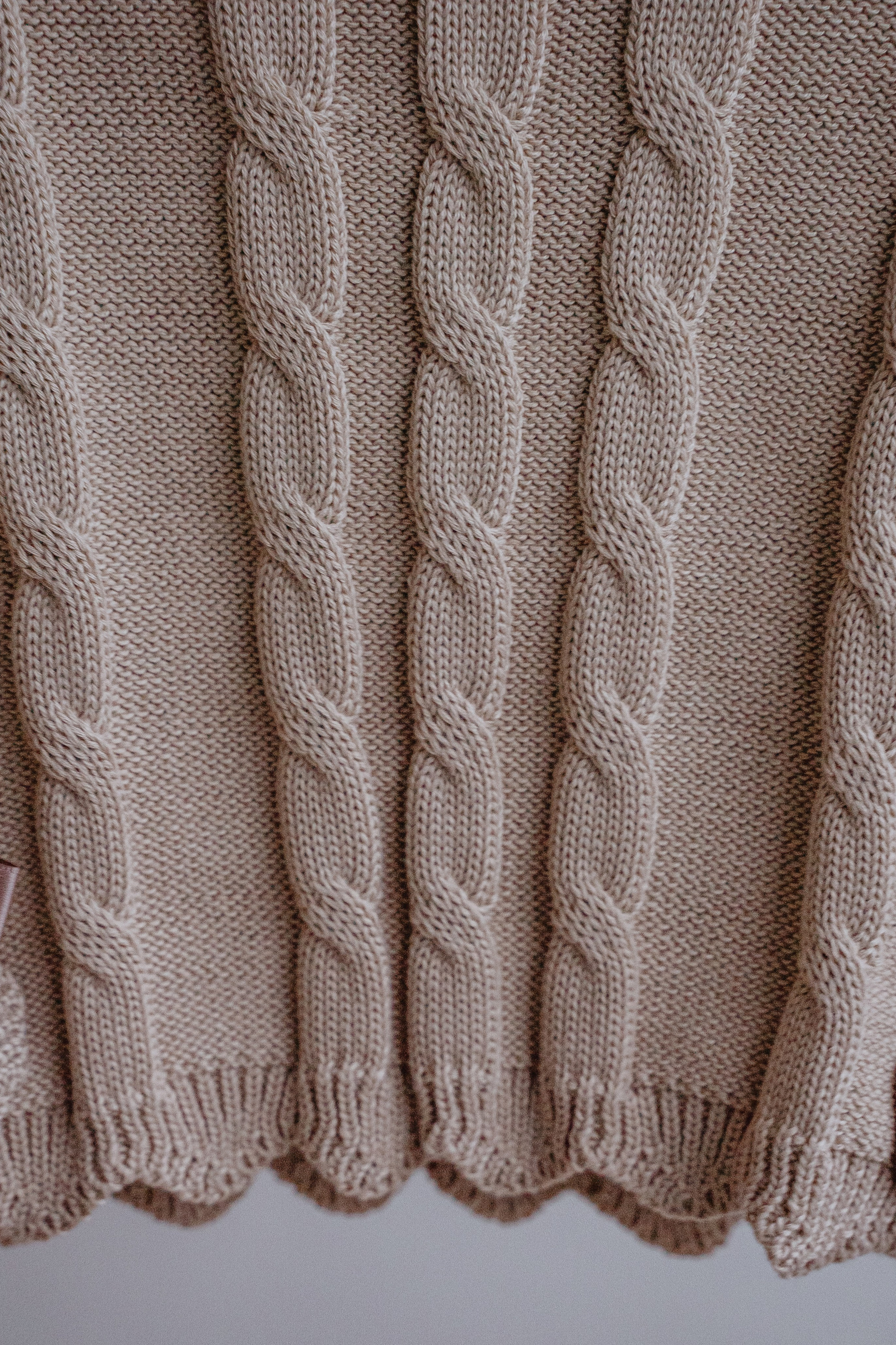 ЖИЛЕТКА ВЯЗАНАЯ 92-100. Фотостудия в Люберцах