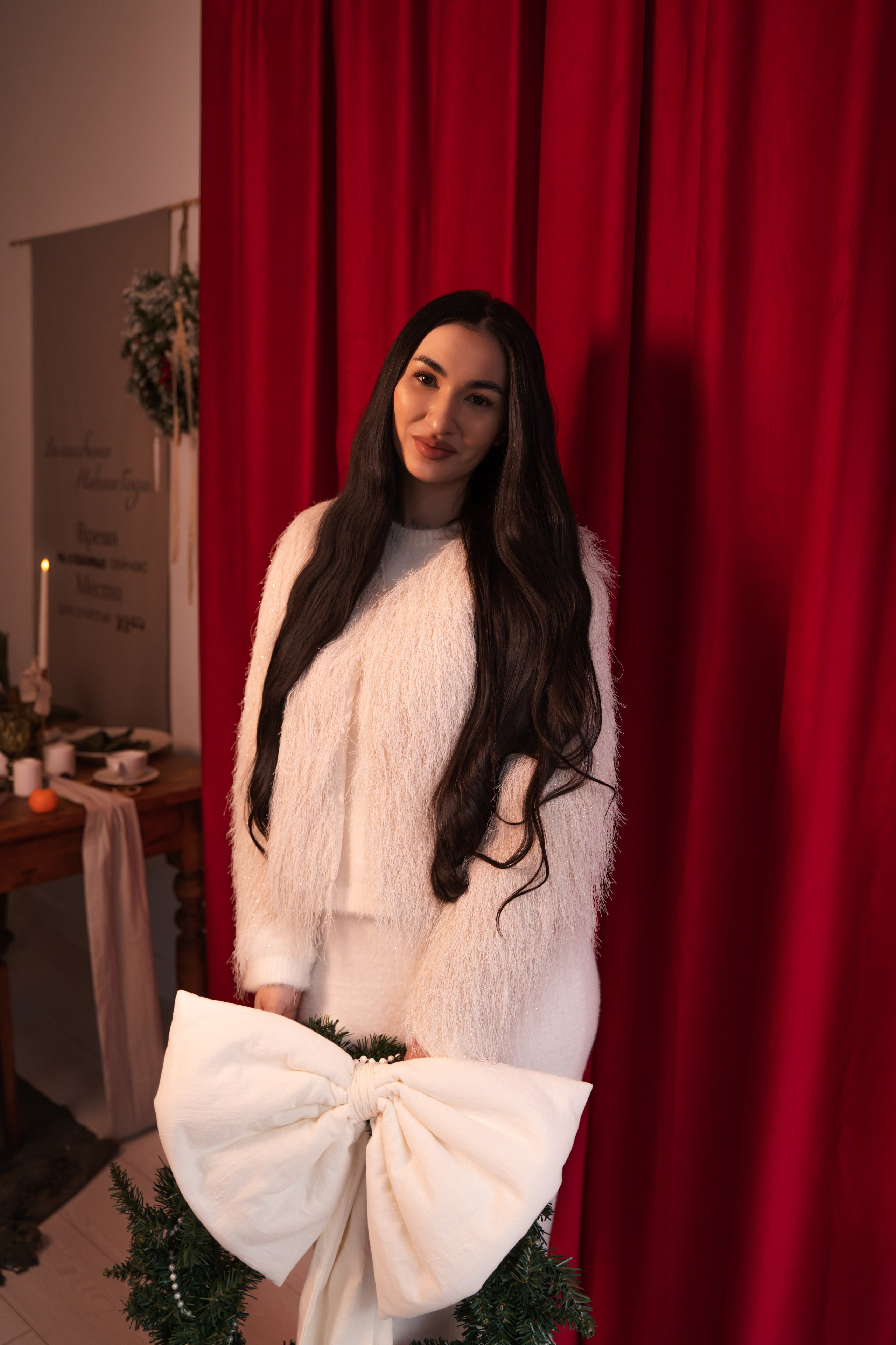 ПУШИСТАЯ БЕЖЕВАЯ ШУБКА 40-48. Фотостудия в Люберцах