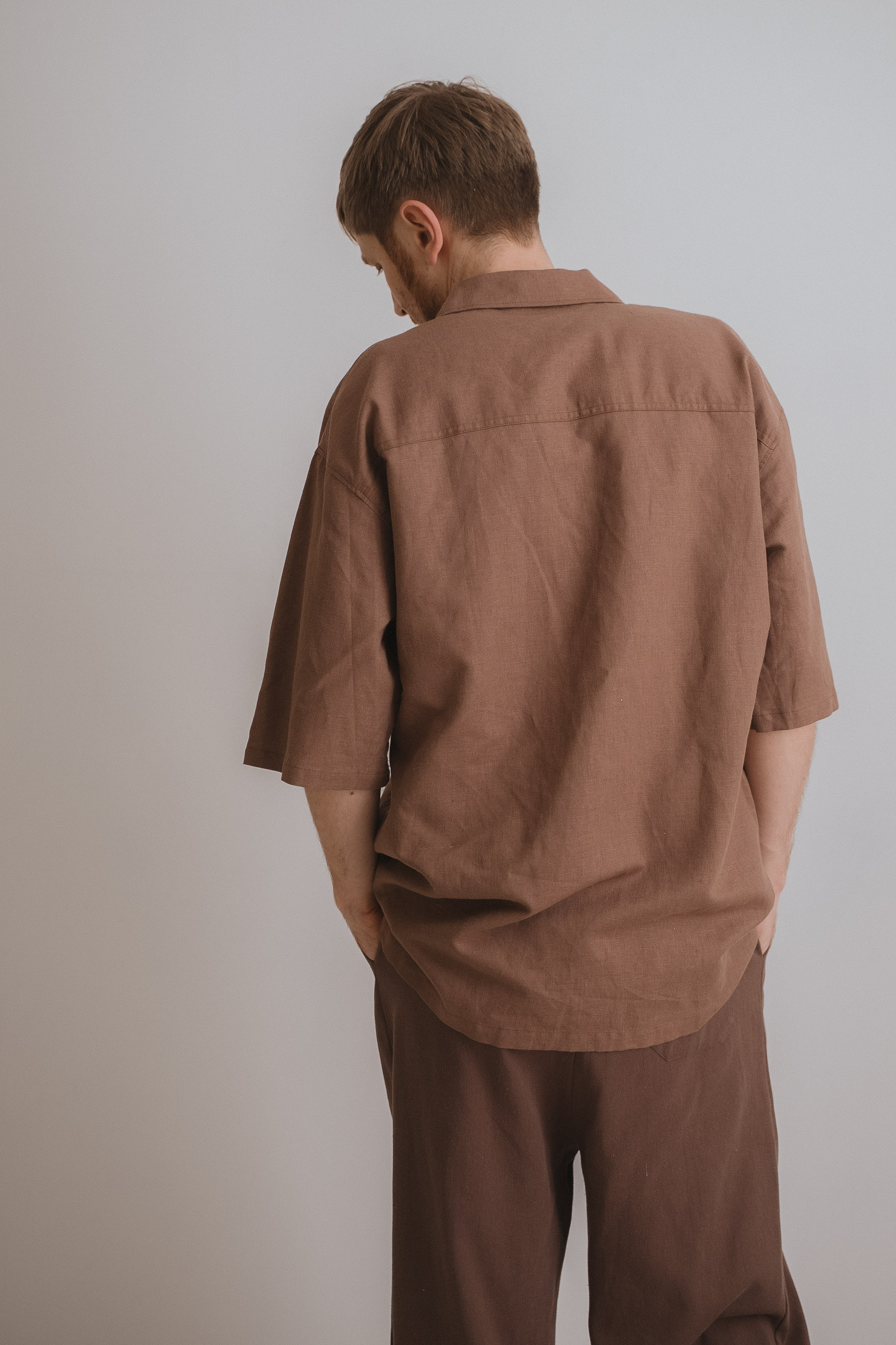 РУБАШКА ЛЬНЯНАЯ С КОРОТКИМ РУКАВОМ L. Фотостудия в Люберцах