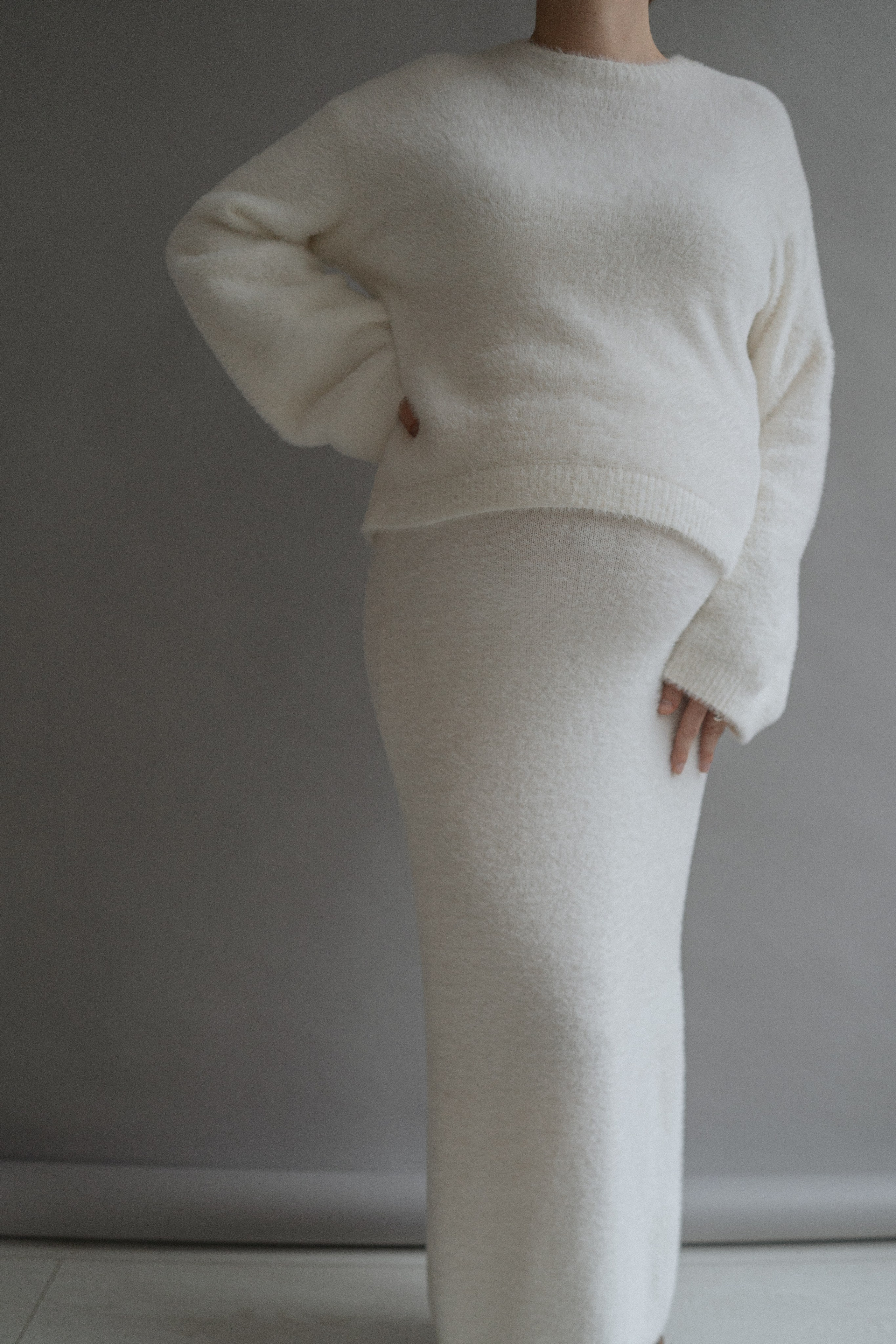 КОСТЮМ ВЯЗАНЫЙ БЕЛЫЙ