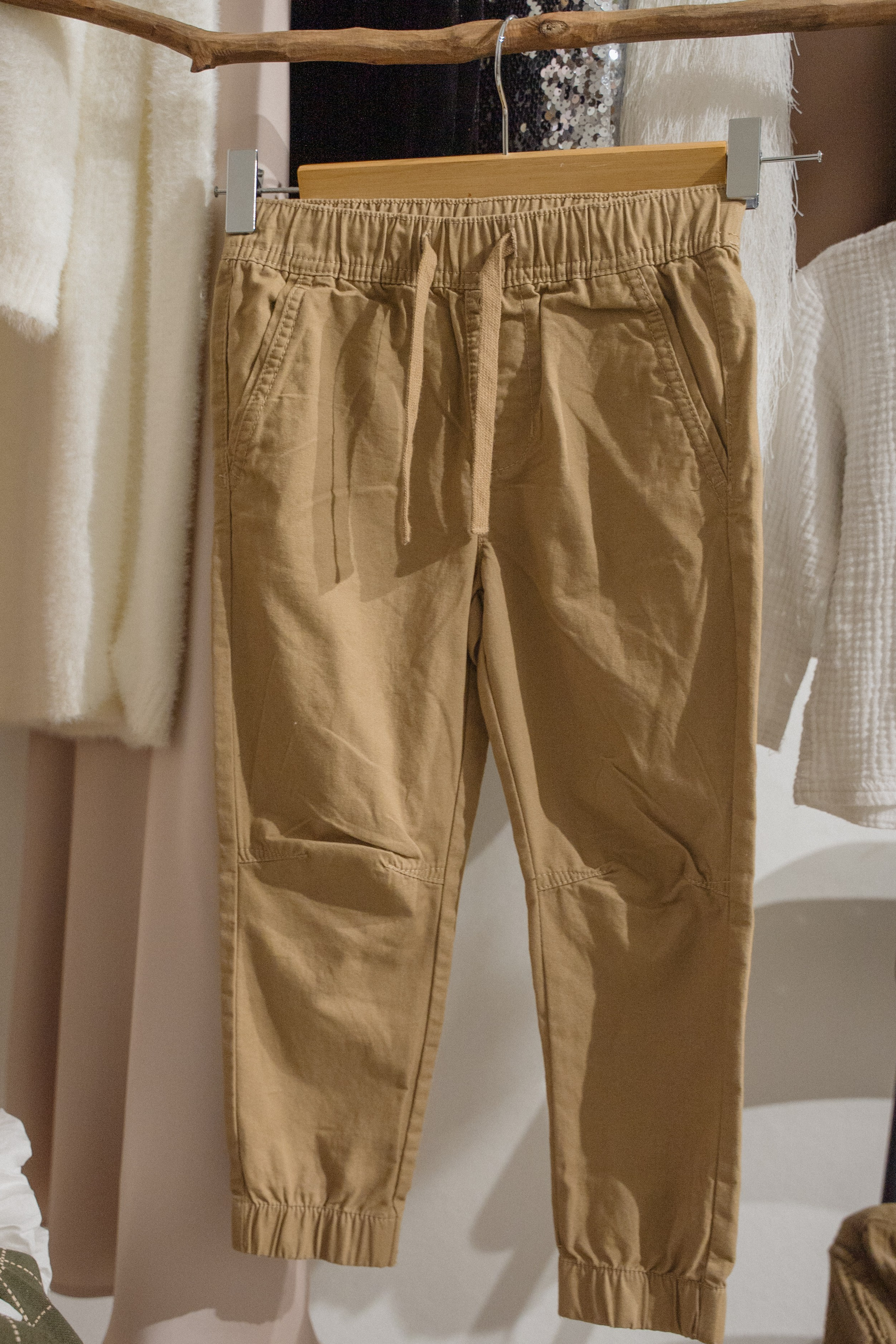 БРЮКИ ТЁМНО-БЕЖЕВЫЕ 110. Фотостудия в Люберцах