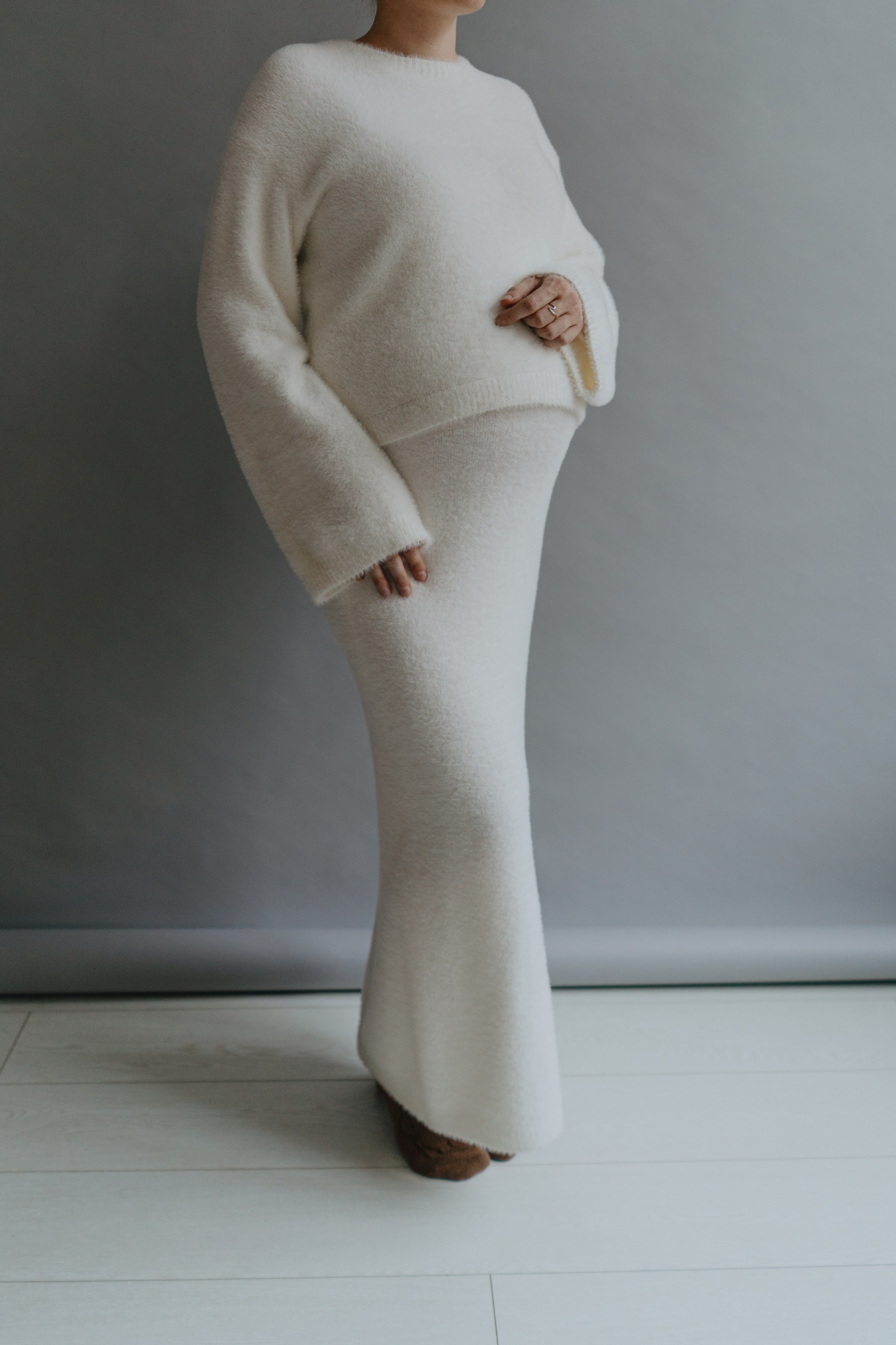 КОСТЮМ ВЯЗАНЫЙ БЕЛЫЙ. Фотостудия в Люберцах