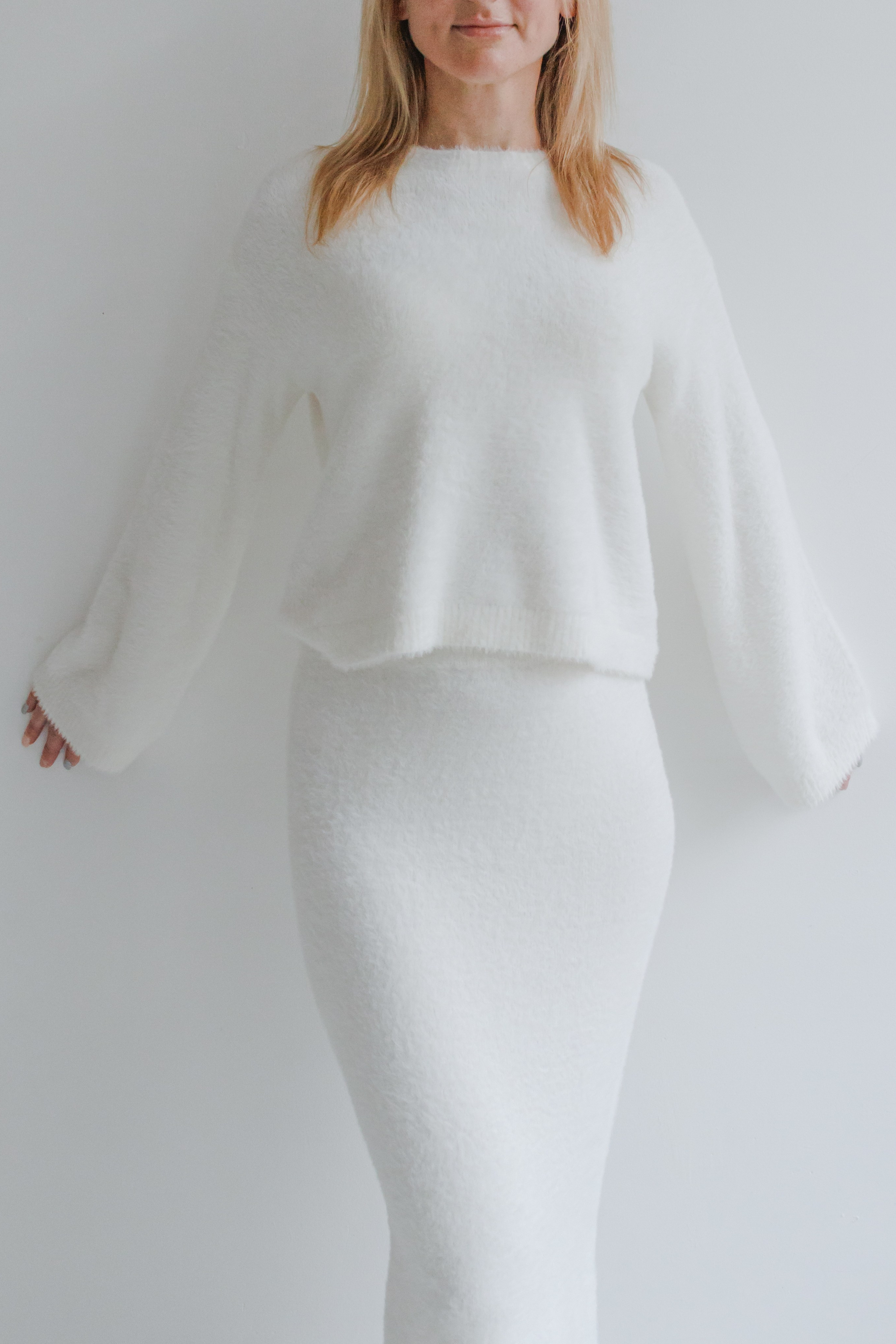 КОСТЮМ ВЯЗАНЫЙ БЕЛЫЙ 42-50. Фотостудия в Люберцах