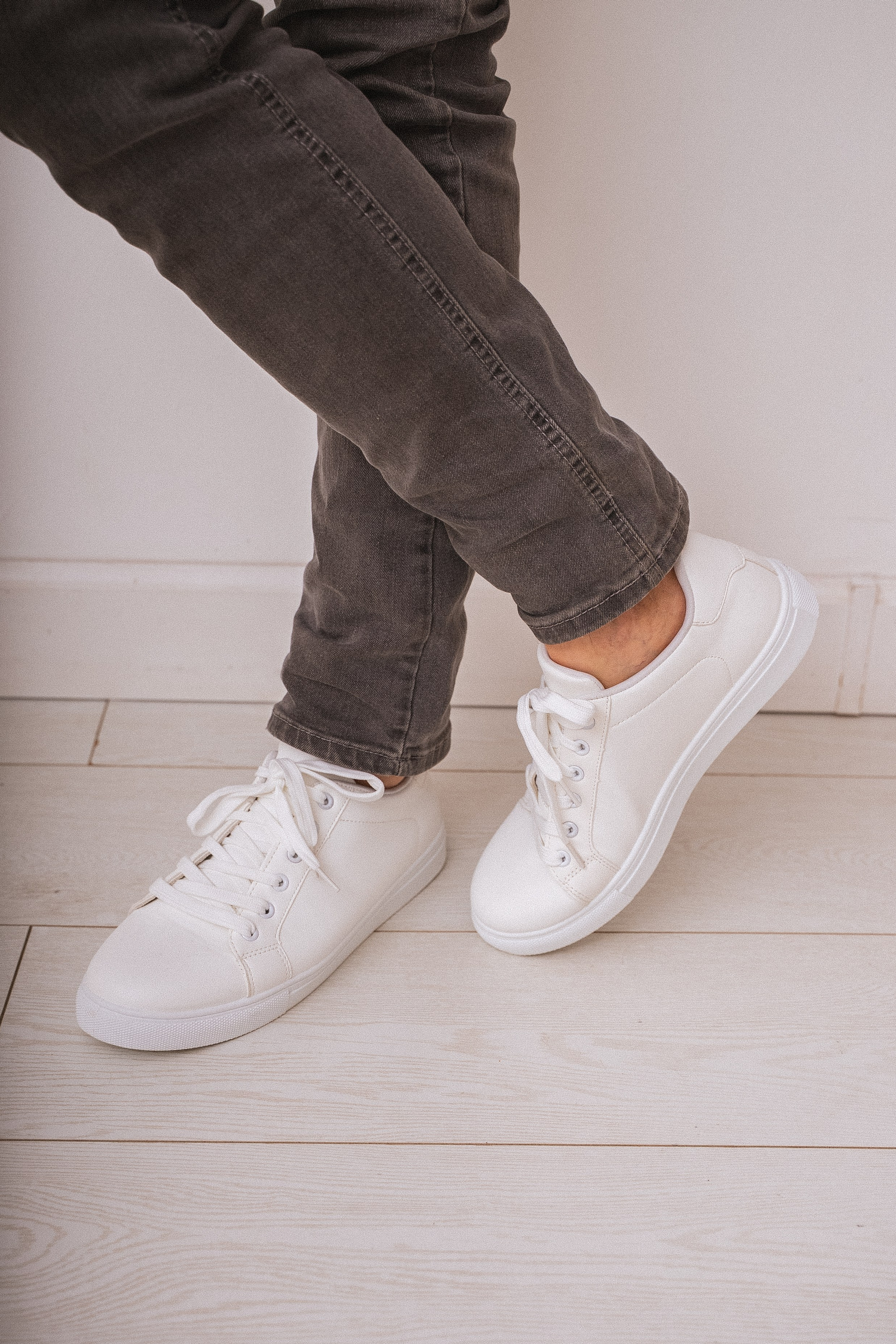 КЕДЫ БЕЛЫЕ 43-44. Фотостудия в Люберцах