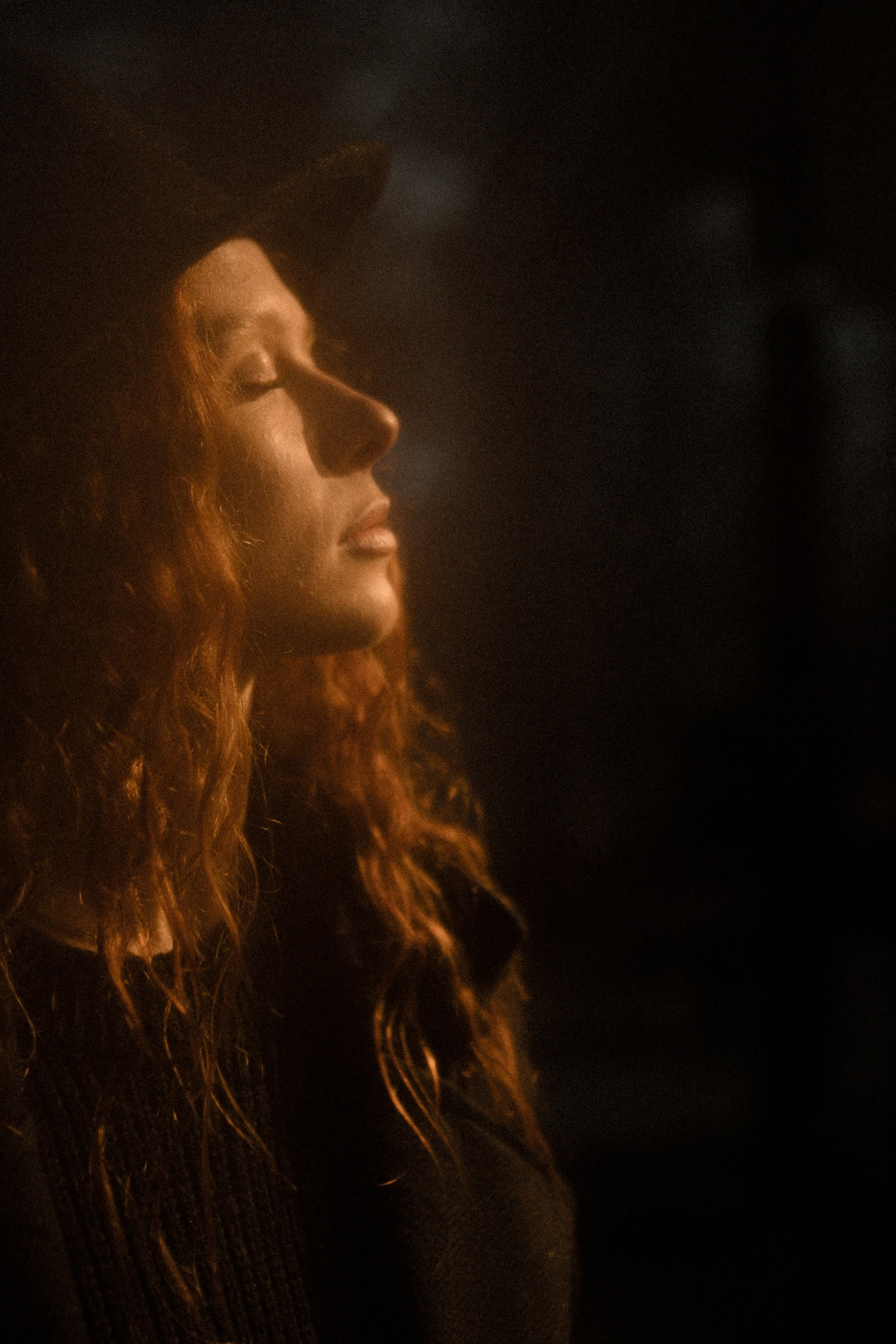 Полина. Шляпа. Дождь. Фотограф в Москве