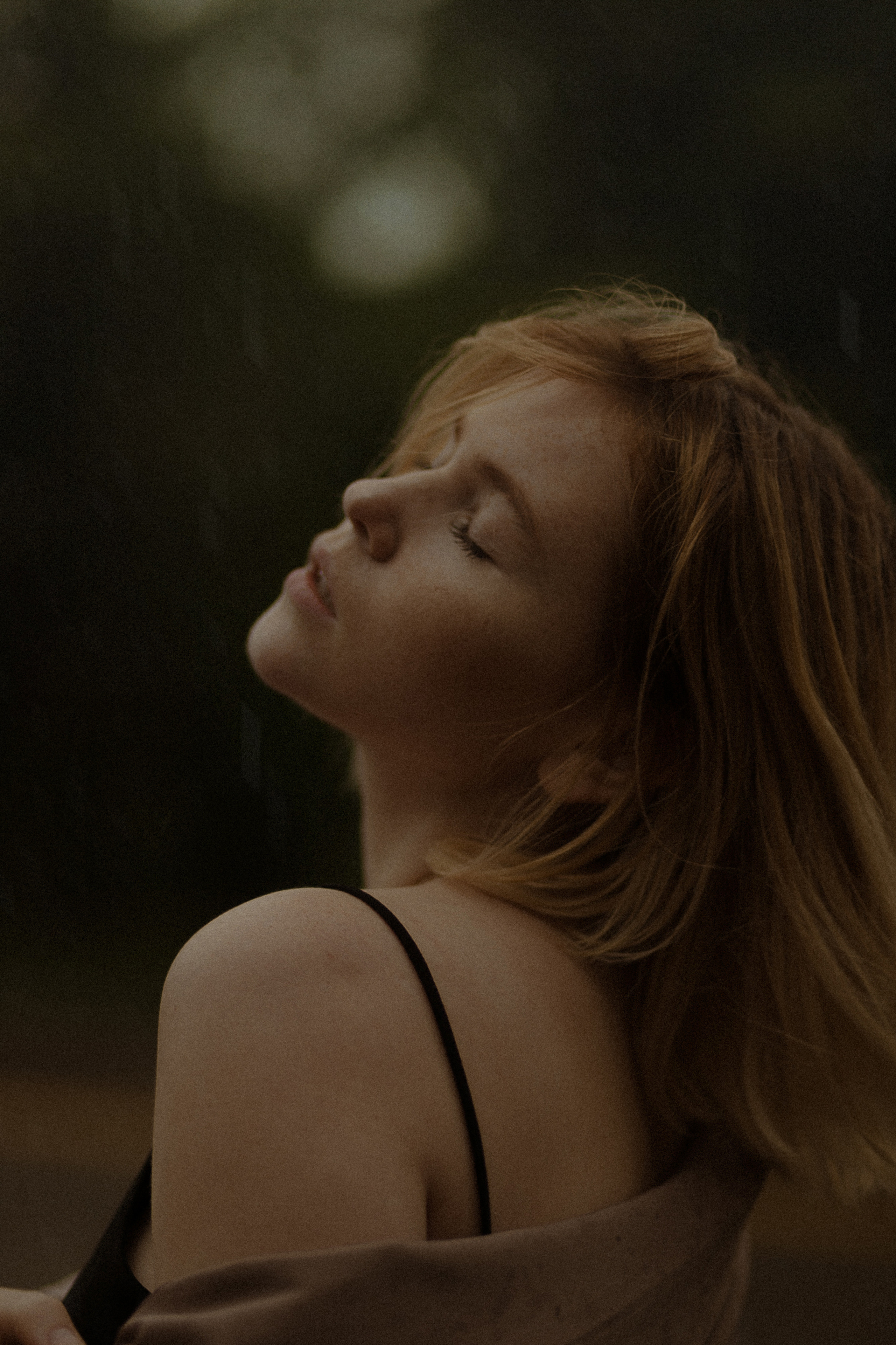 Дарья и дождь. Фотограф в Москве