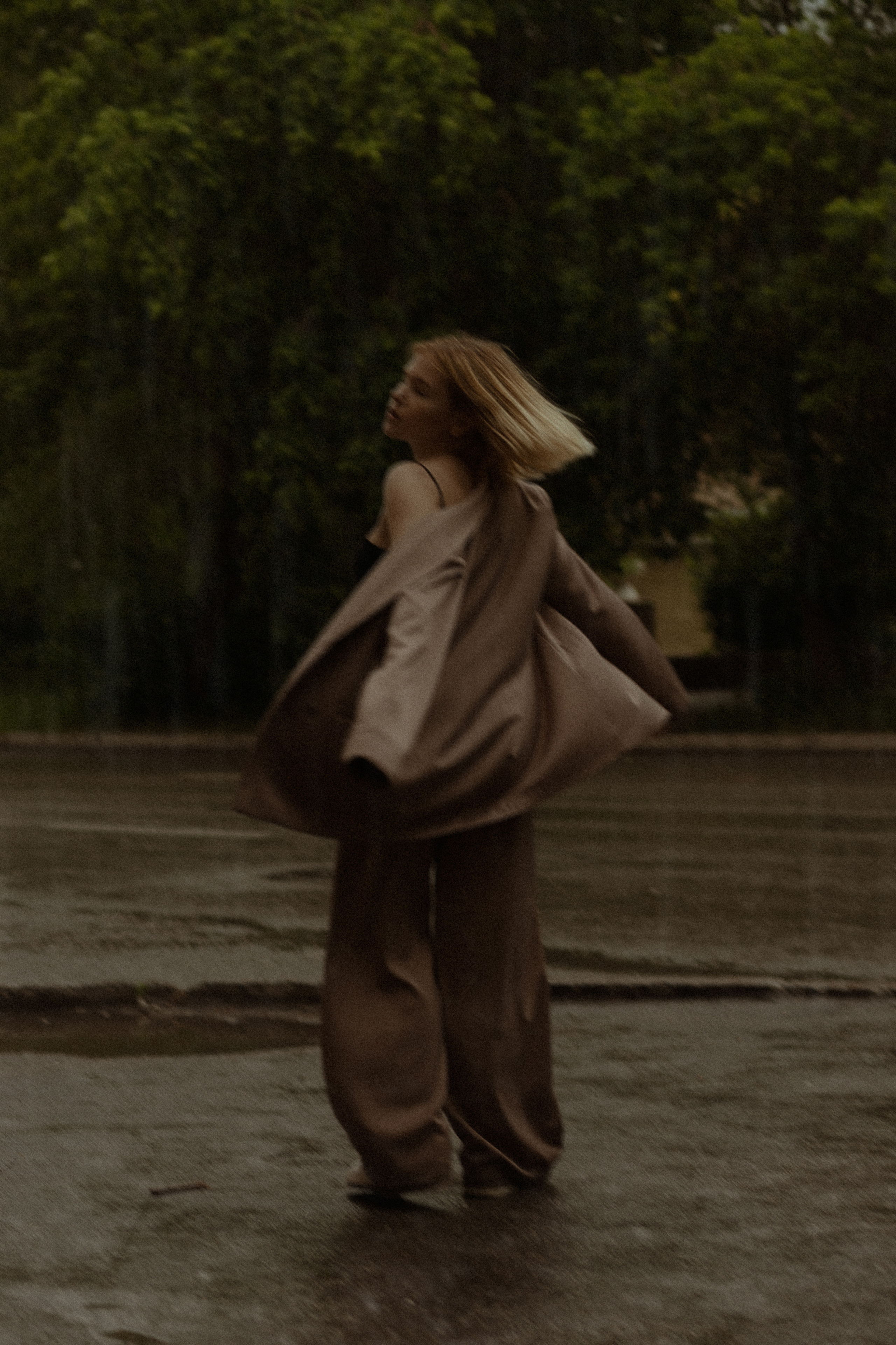 Дарья и дождь. Фотограф в Москве