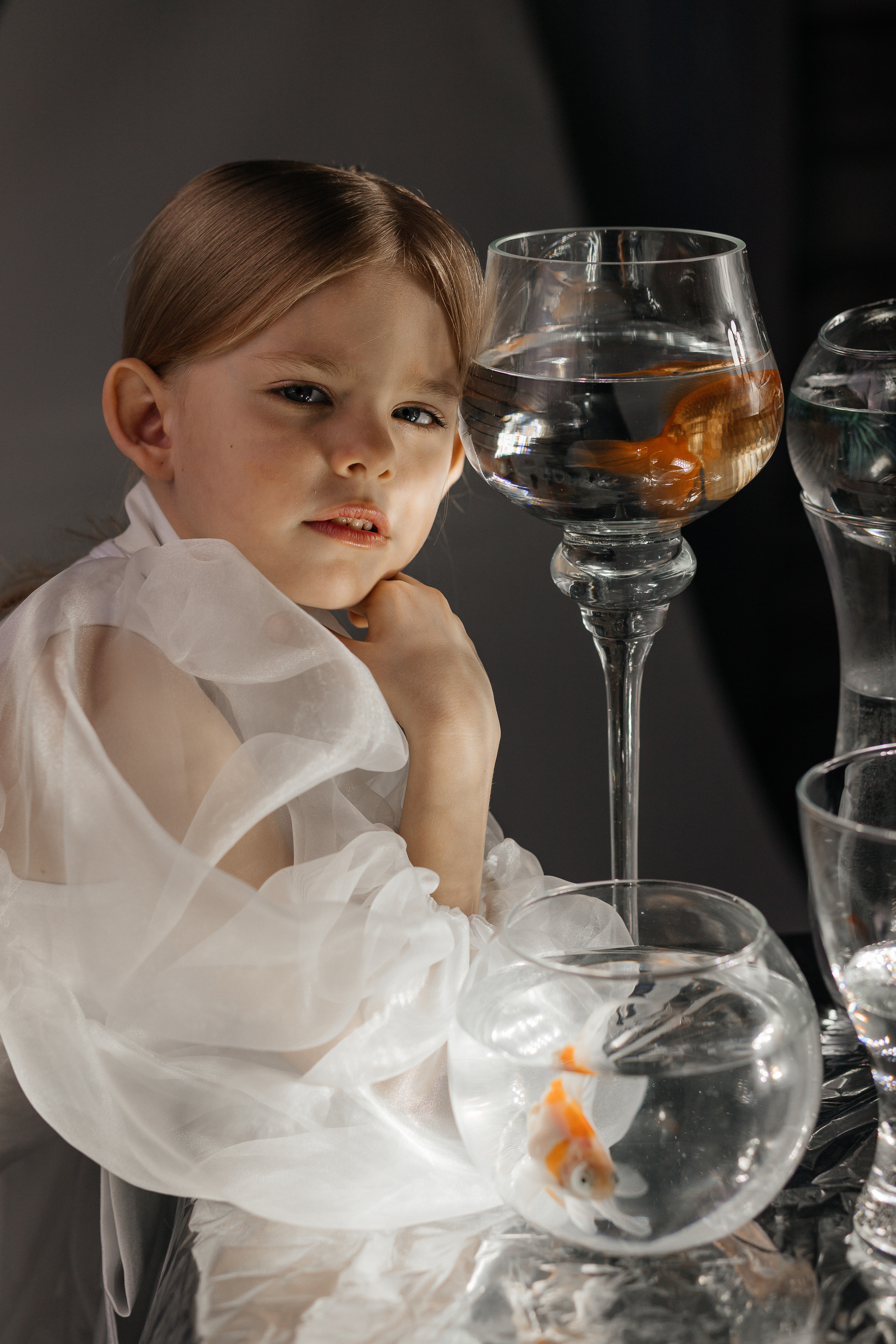 Проект с рыбками для модельного агенства. Фотограф в Москве