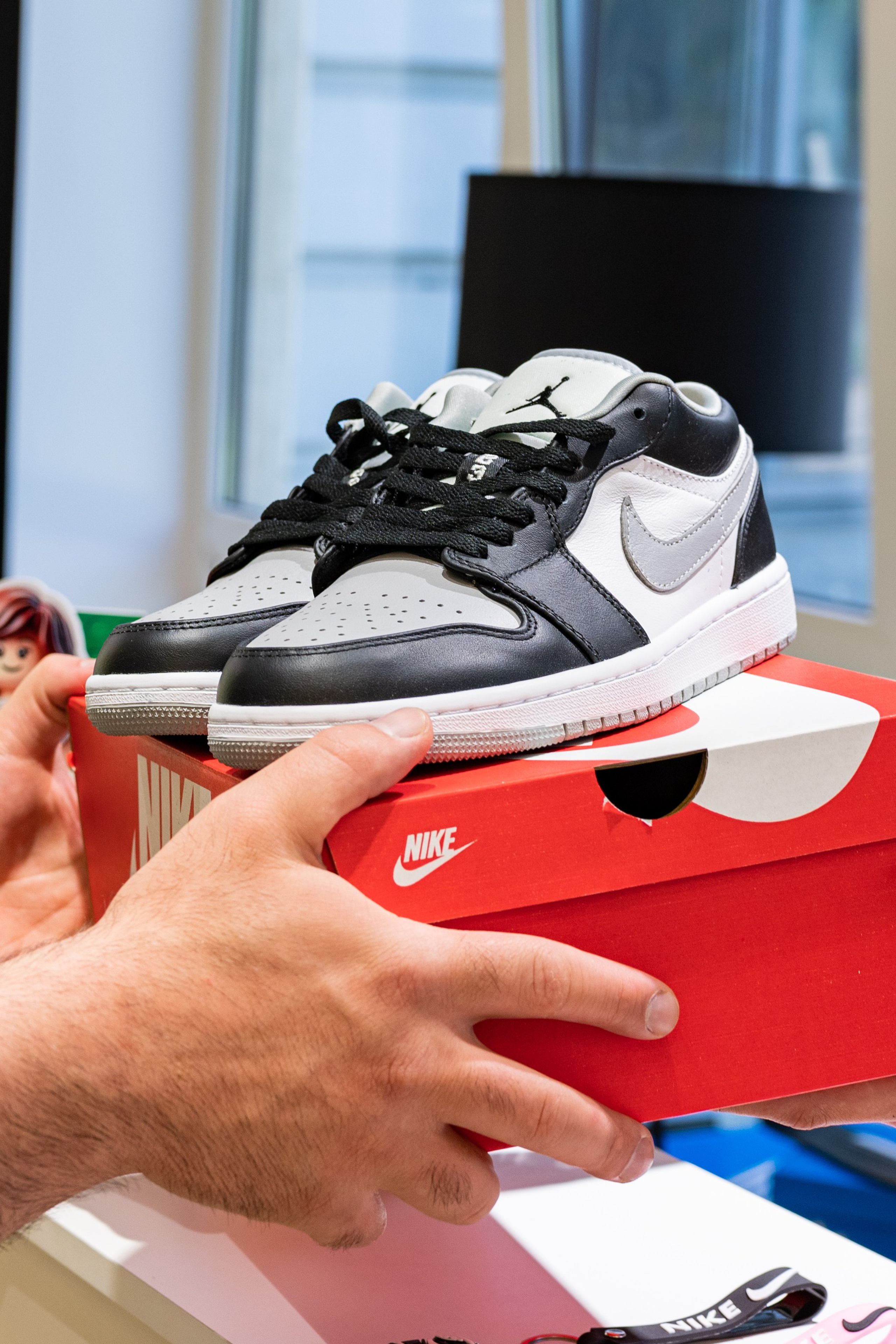 Магазин кроссовок