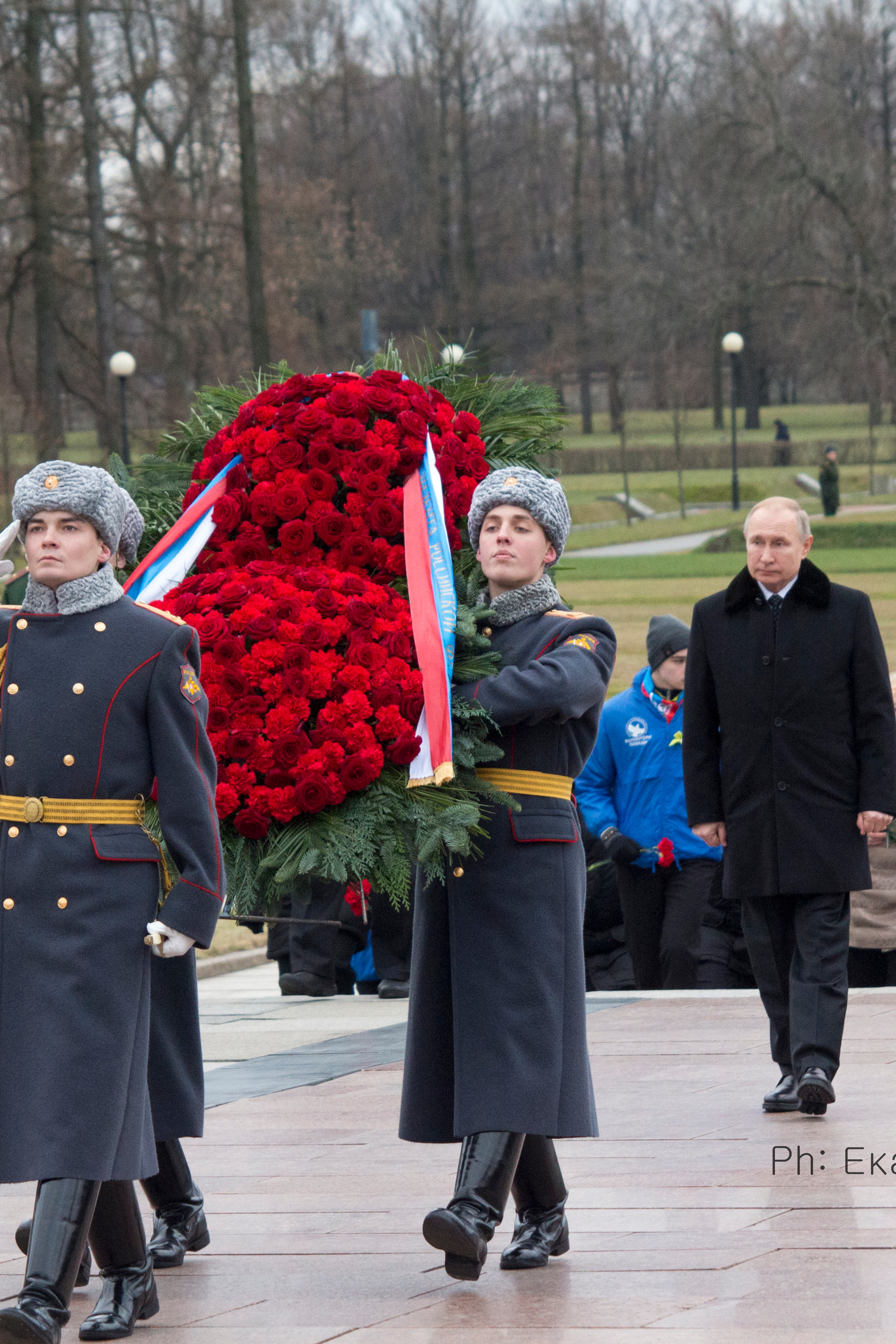 Возложение цветов к монументу «Мать-Родина» 2020 г.
