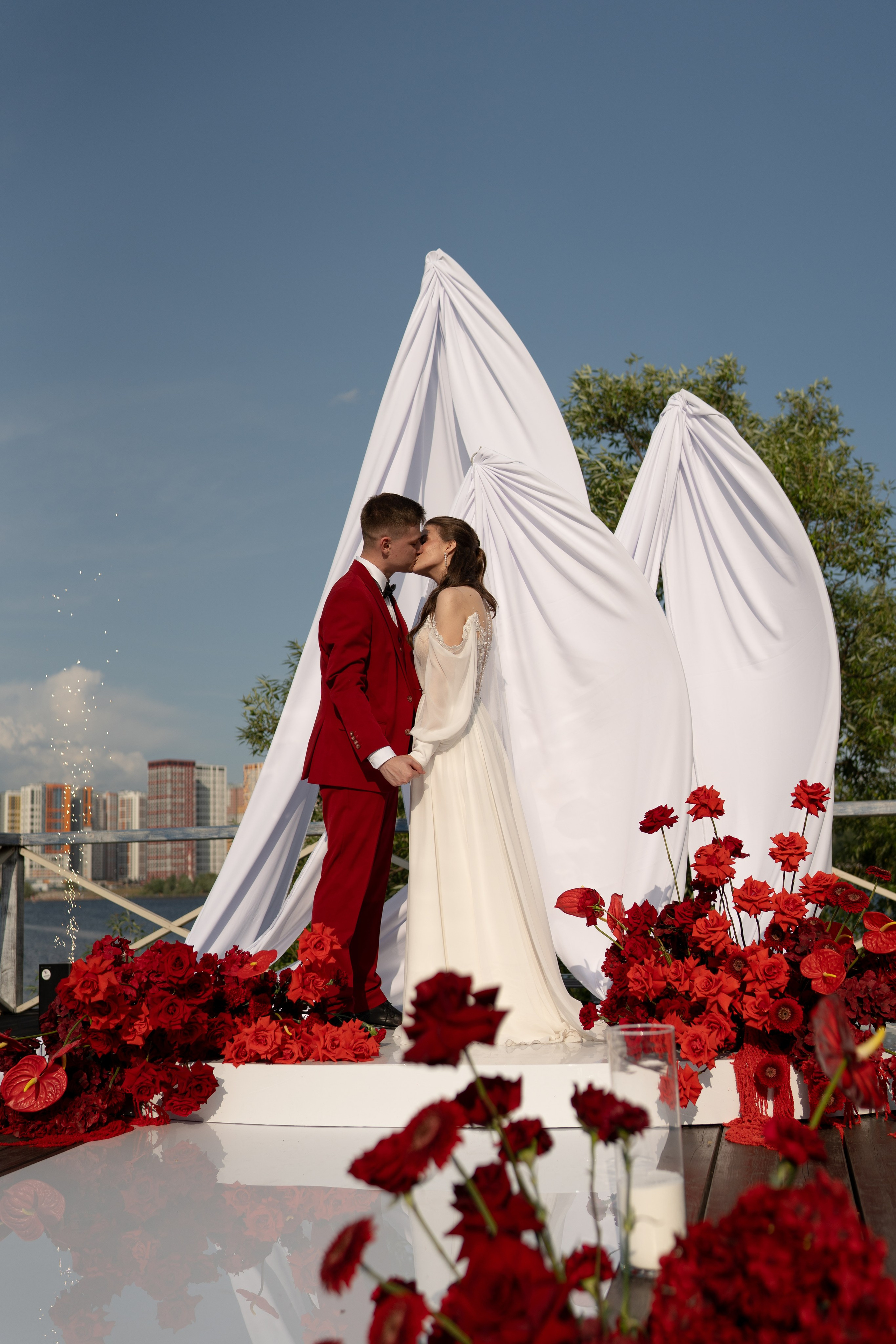 Красные розы