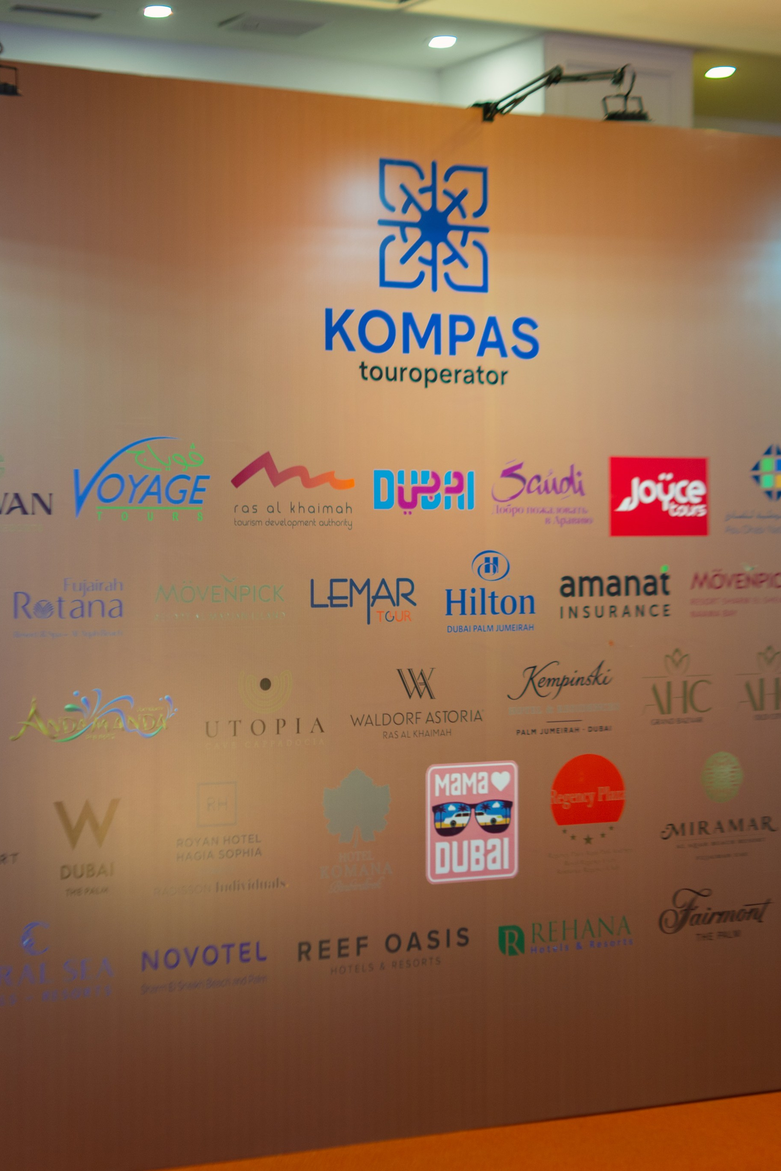KOMPAS TOUR&nbsp;— International Travel Market