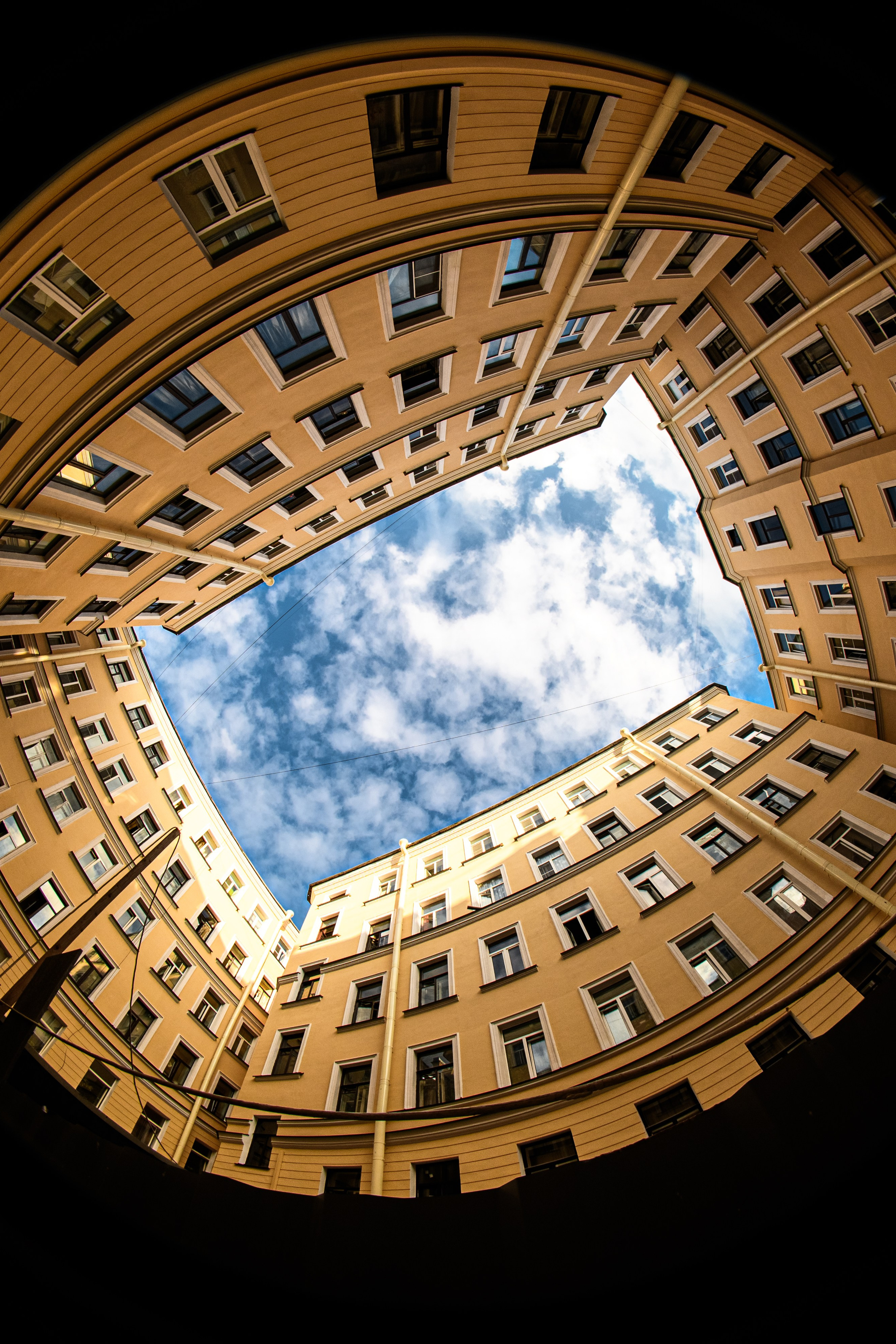 ДВОРЫ СПБ — ВАСИЛЬЕВСКИЙ