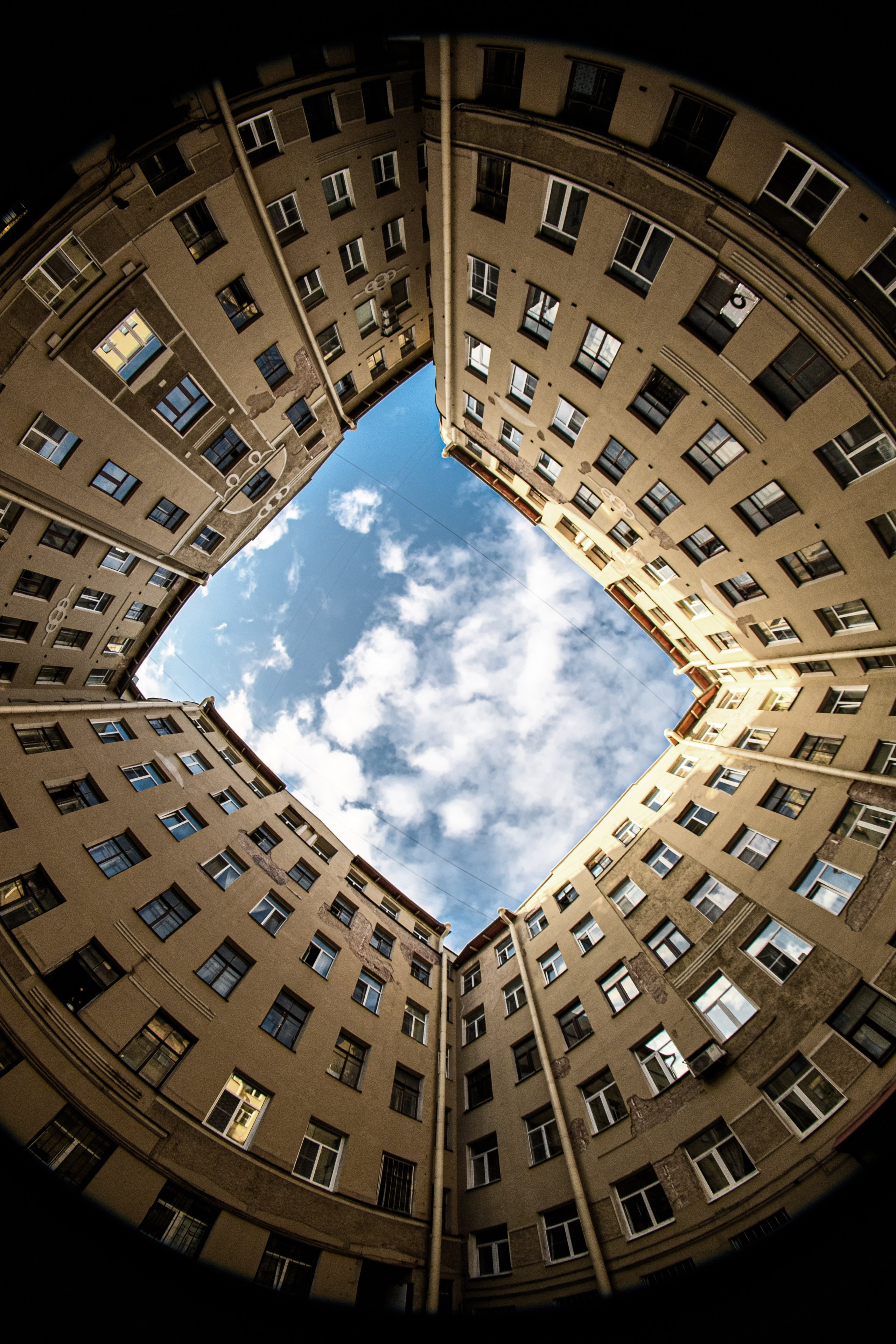 ДВОРЫ СПБ — ВАСИЛЬЕВСКИЙ