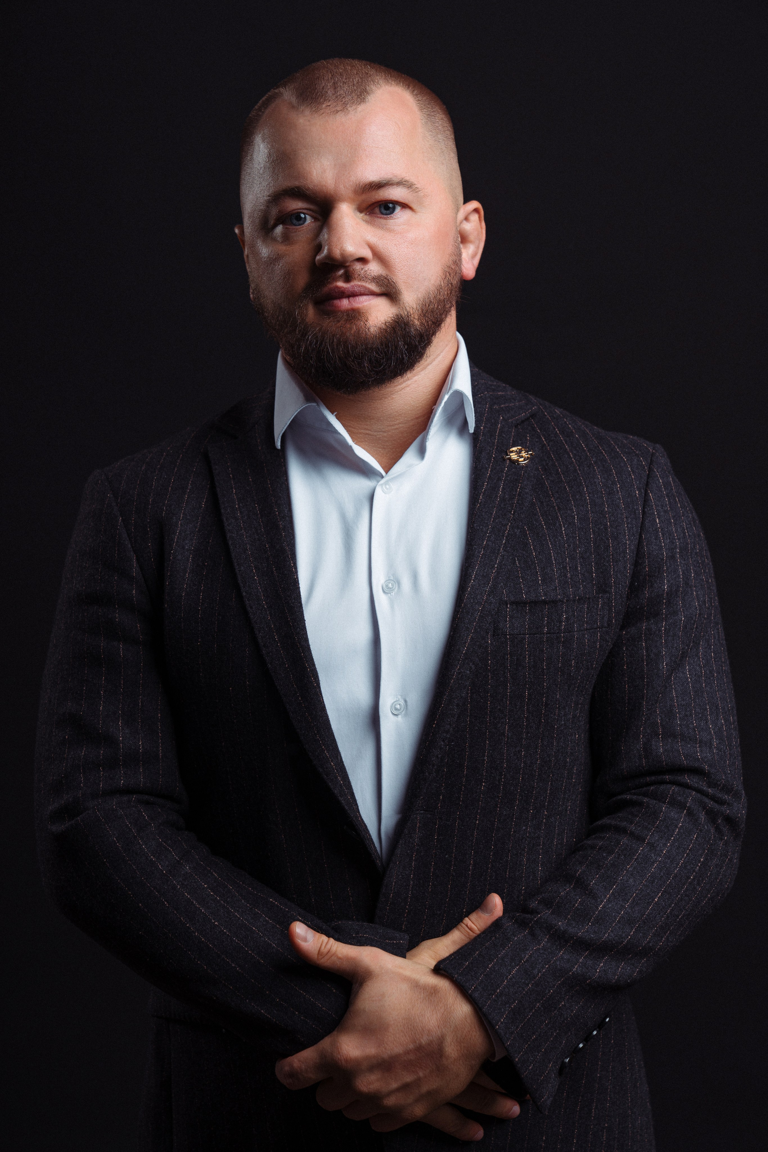 Фотосъемка делового портрета для компаний и бизнеса. Фотограф в Хабаровске Алексей