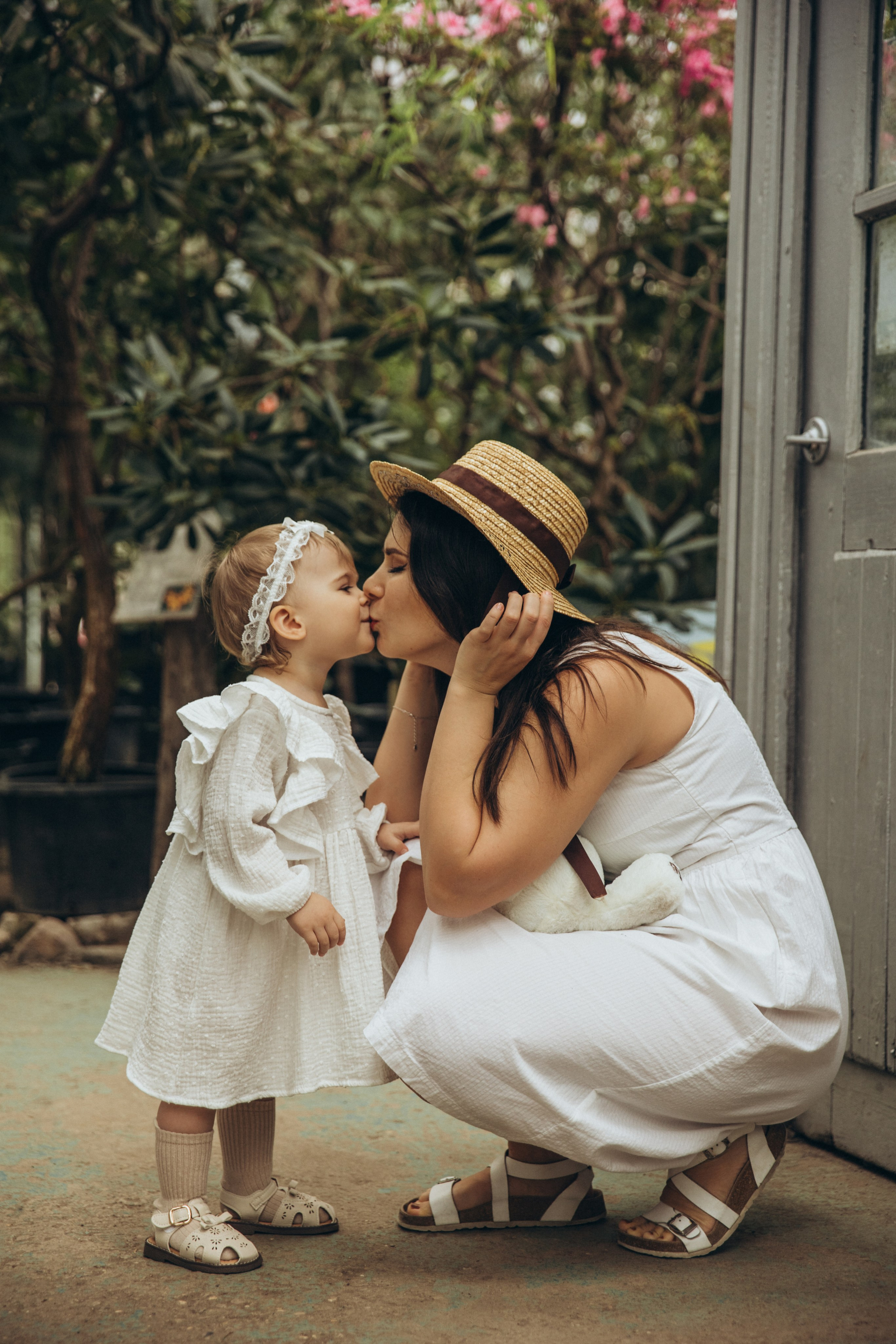 Мама и дочь оранжерея