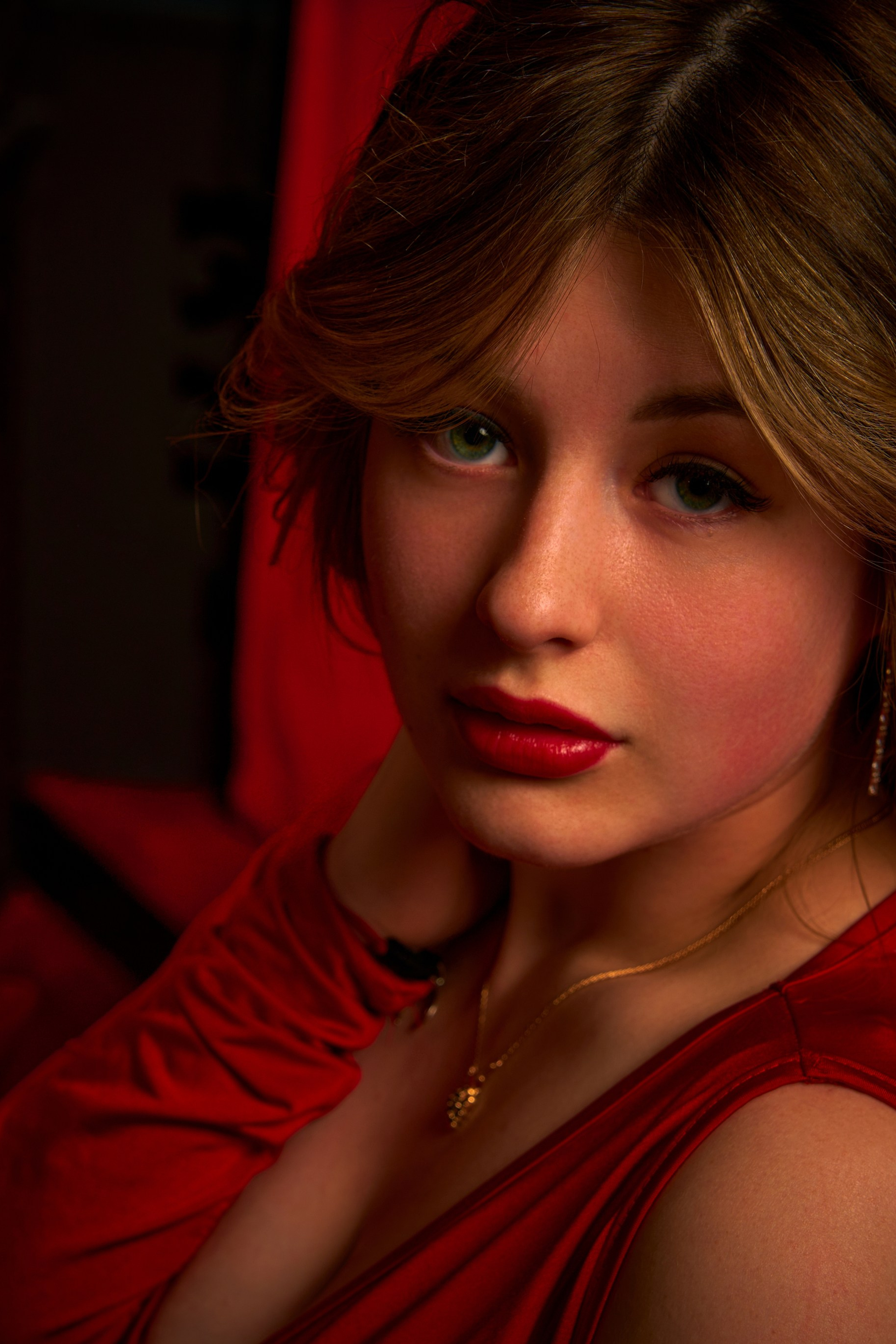 Тайна алого зала