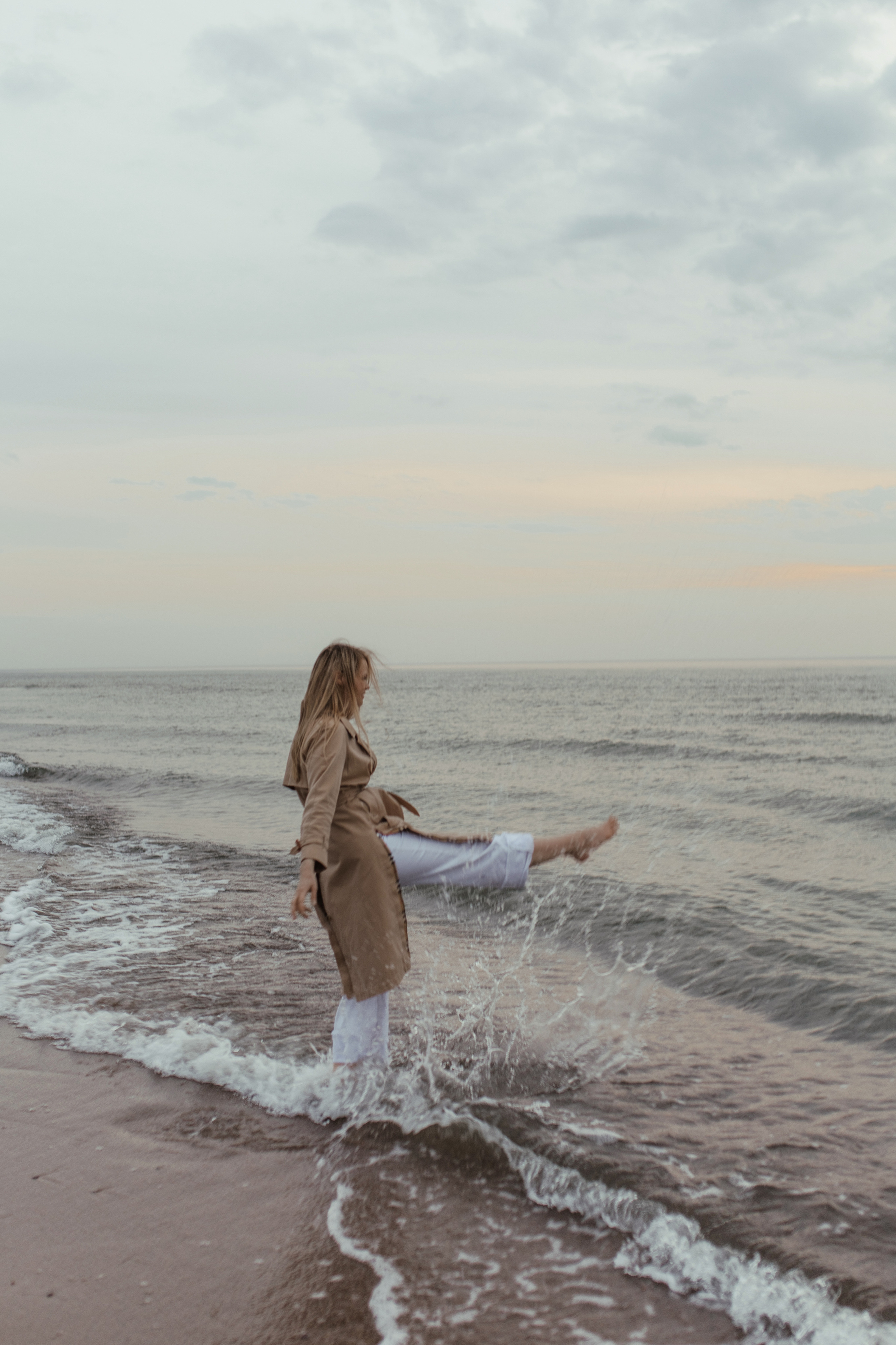 Слышишь прибой?