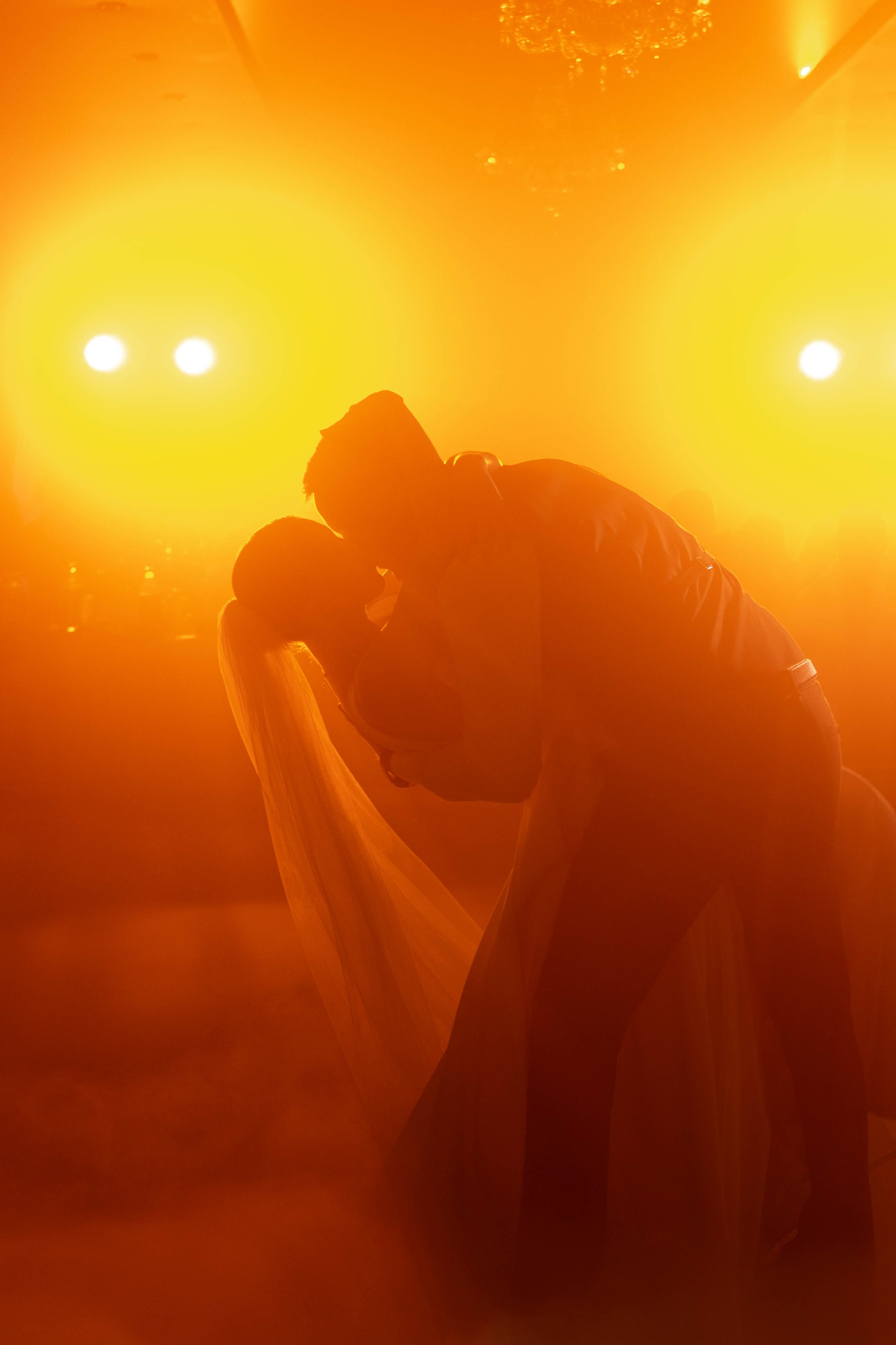 Крепкие объятия