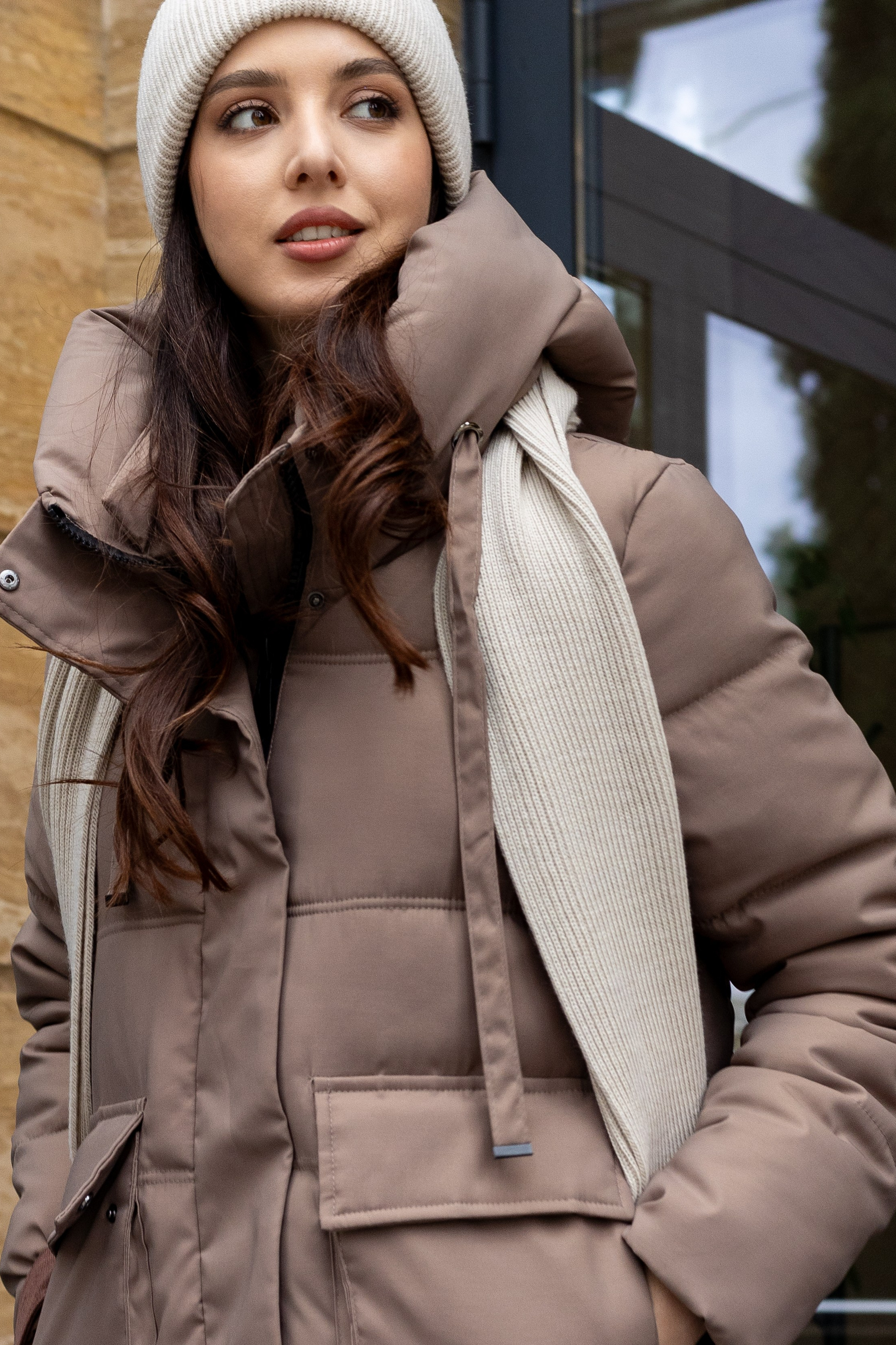 Пуховики. Фото для маркетплейсов в самых сочных локациях города Сочи