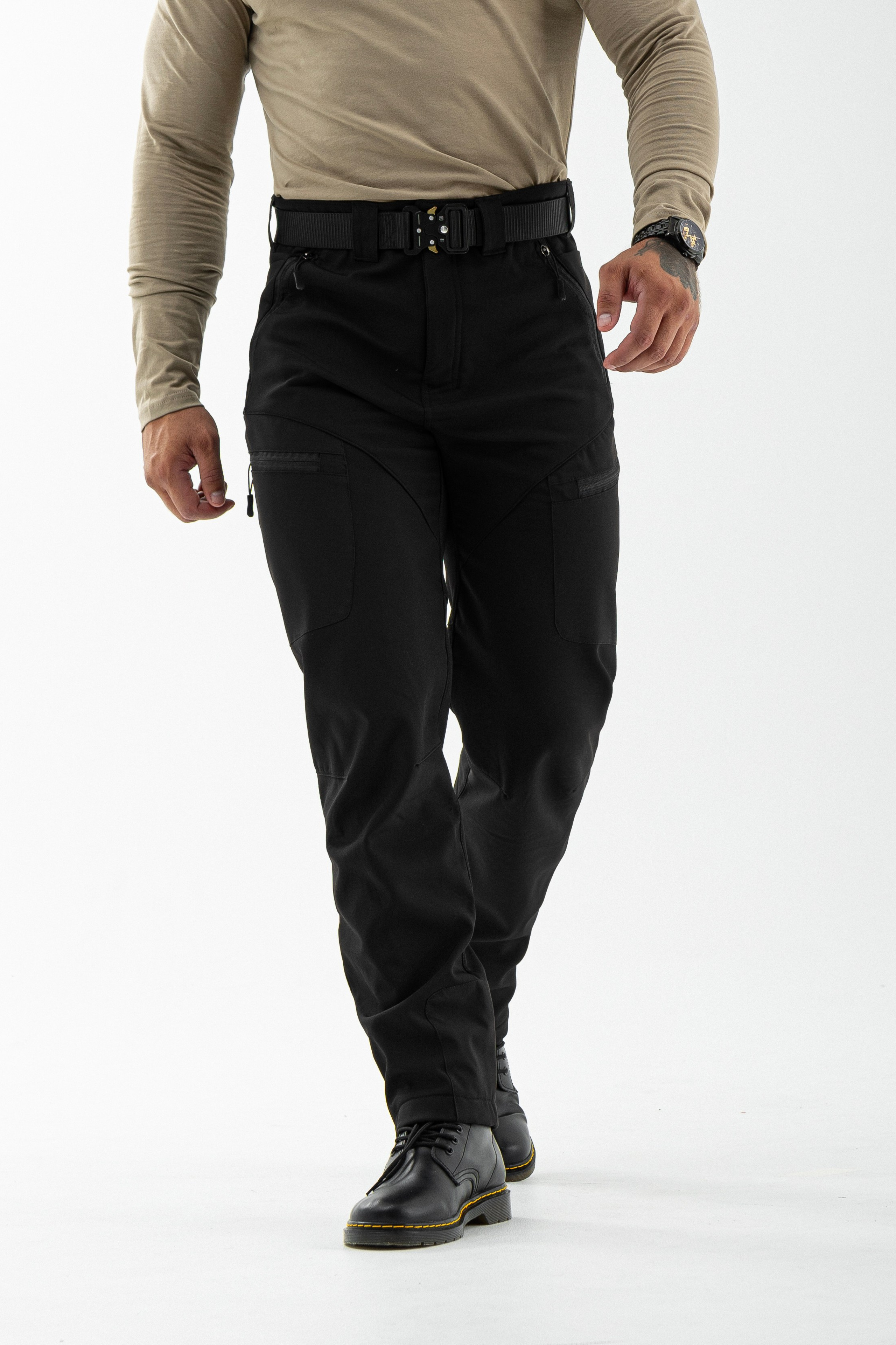 Тактические штаны. Фото для маркетплейсов в самых сочных локациях города Сочи