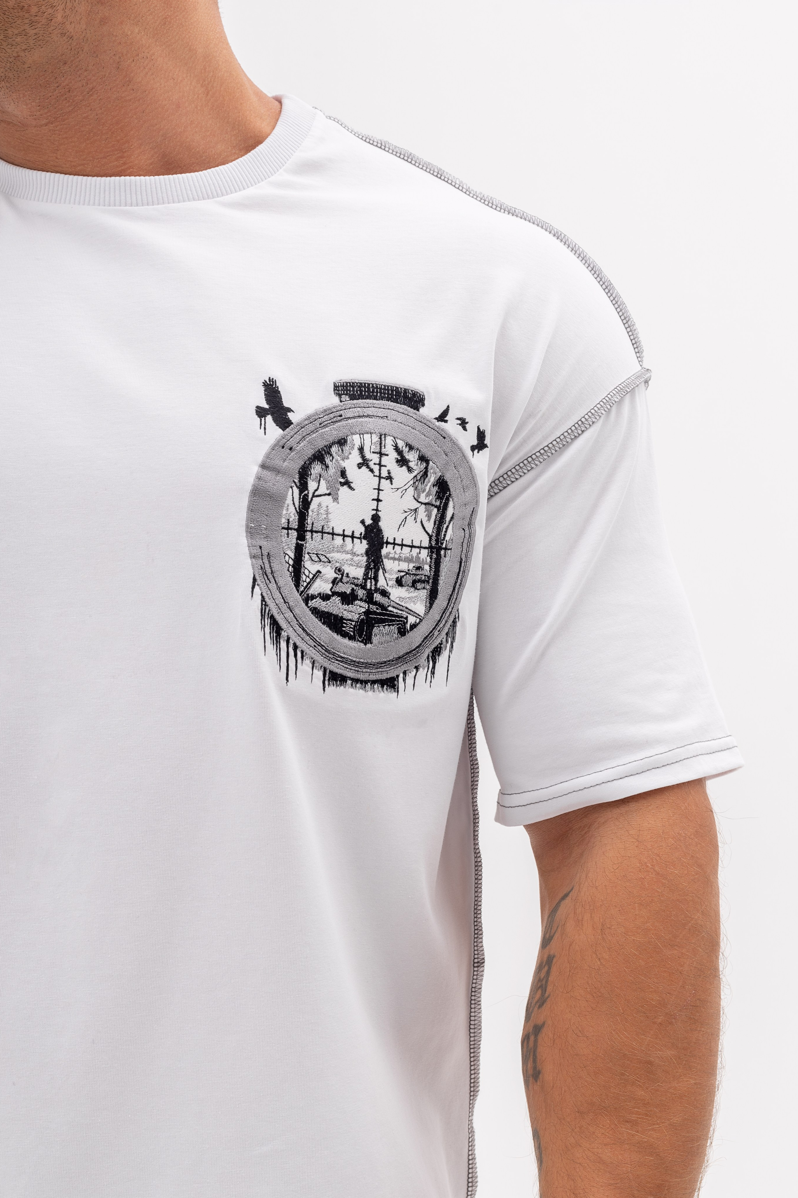 Футболки. Фото для маркетплейсов в самых сочных локациях города Сочи