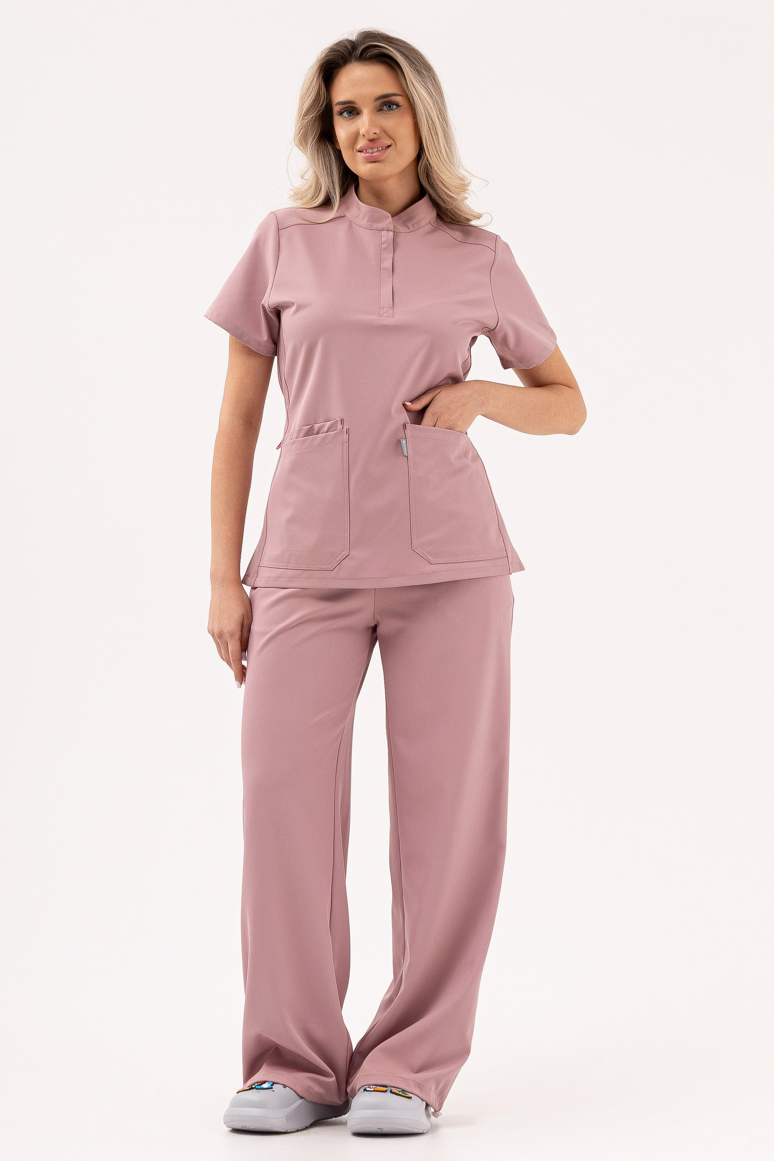 Мед костюмы. Фото для маркетплейсов в самых сочных локациях города Сочи