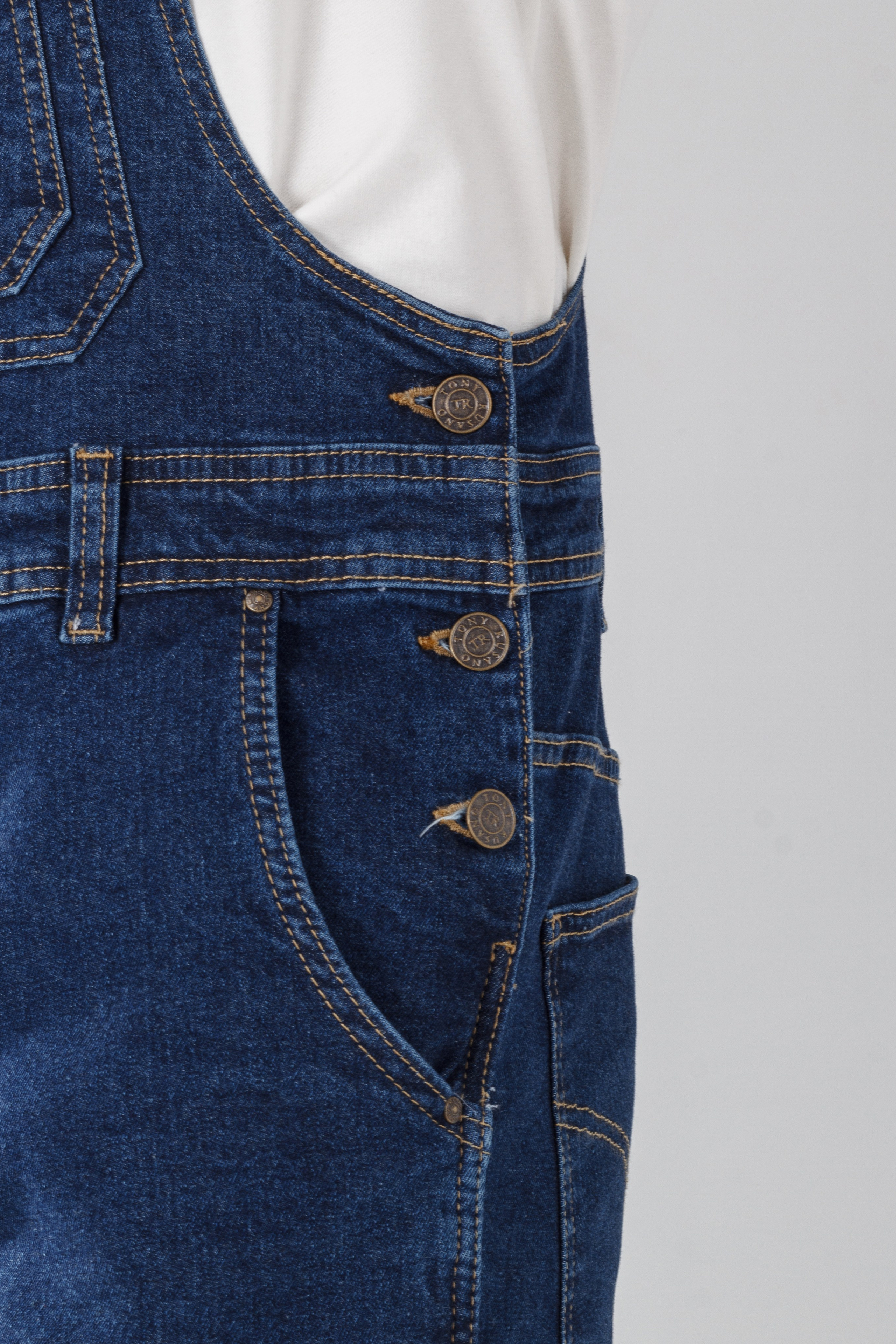 Комбинезоны — Илья. Фото для маркетплейсов в самых сочных локациях города Сочи