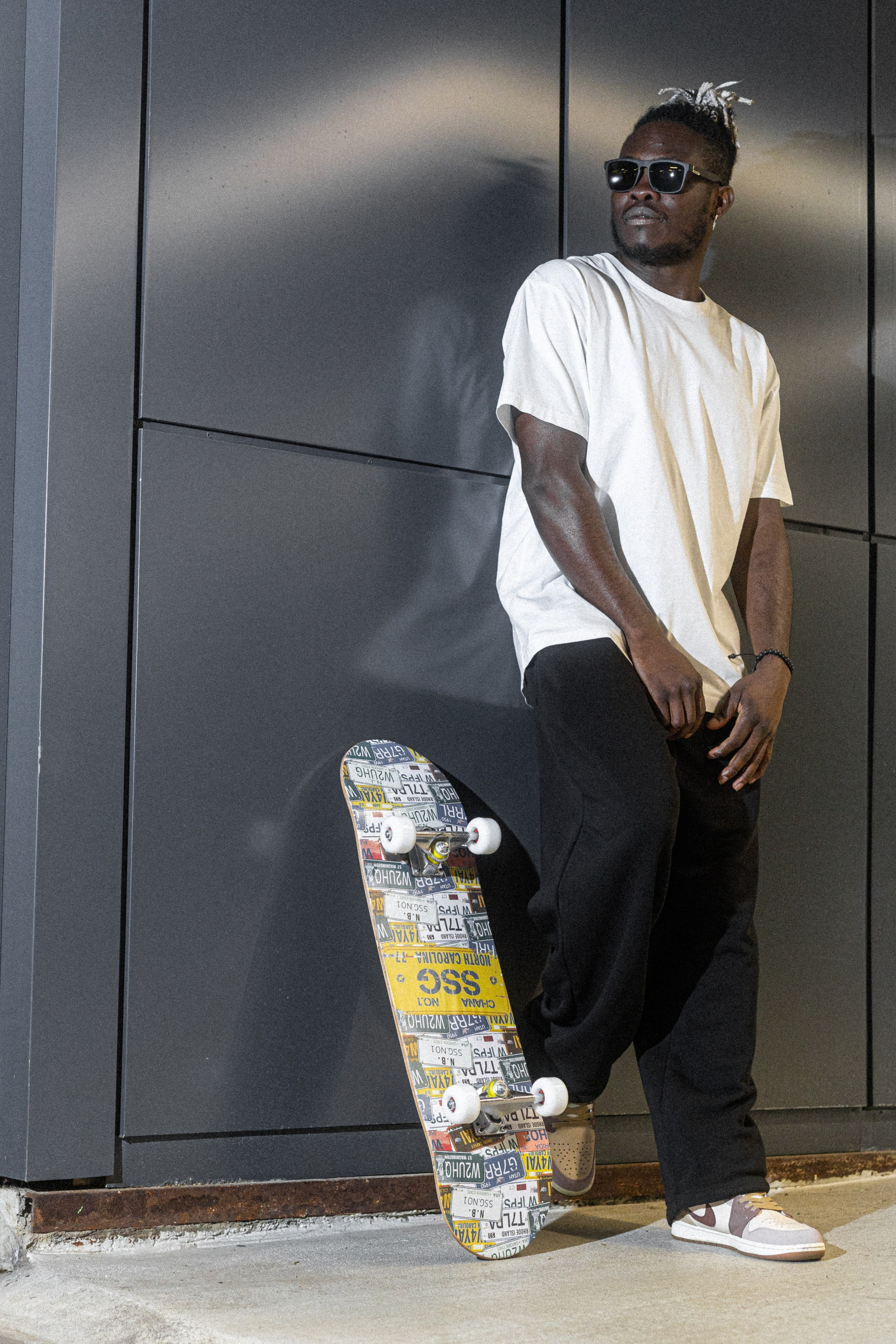 Штаны. Фото для маркетплейсов в самых сочных локациях города Сочи