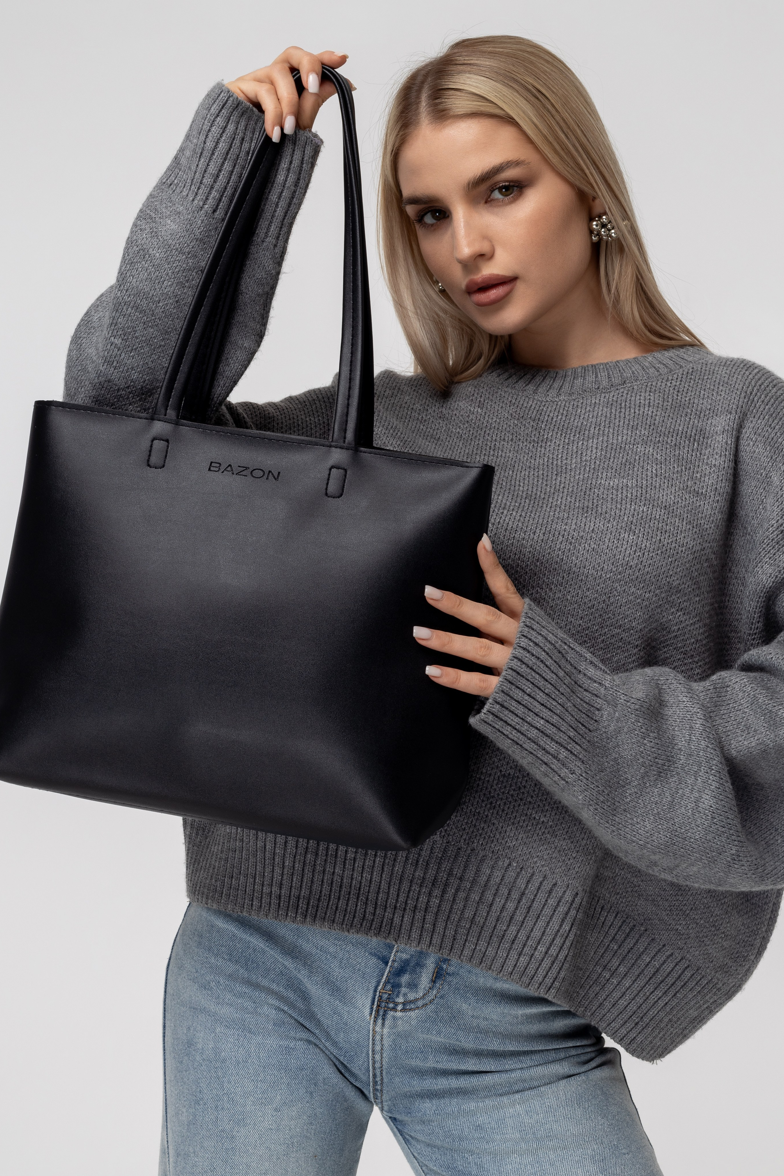 Сумки. Фото для маркетплейсов в самых сочных локациях города Сочи