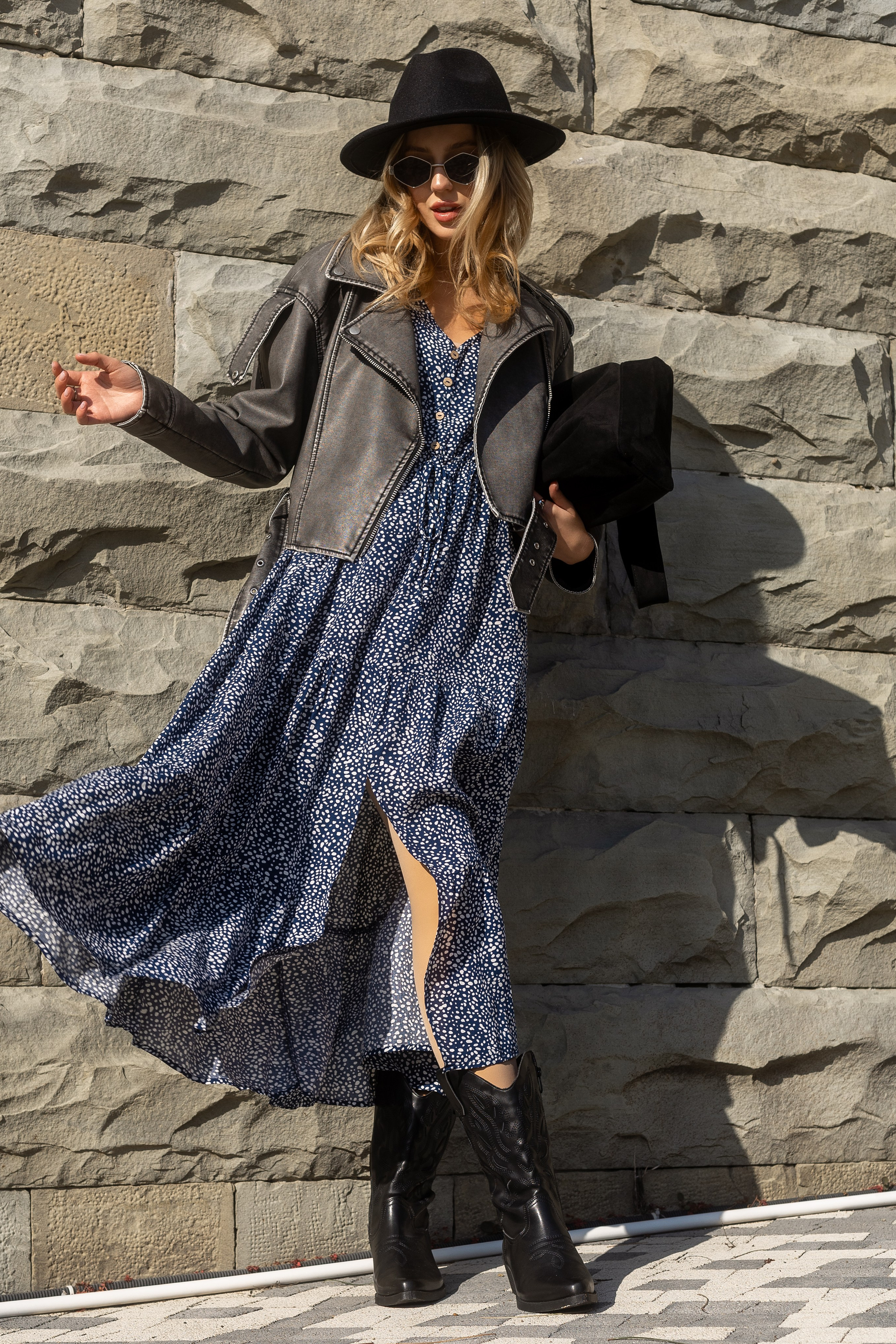 Платья. Фото для маркетплейсов в самых сочных локациях города Сочи