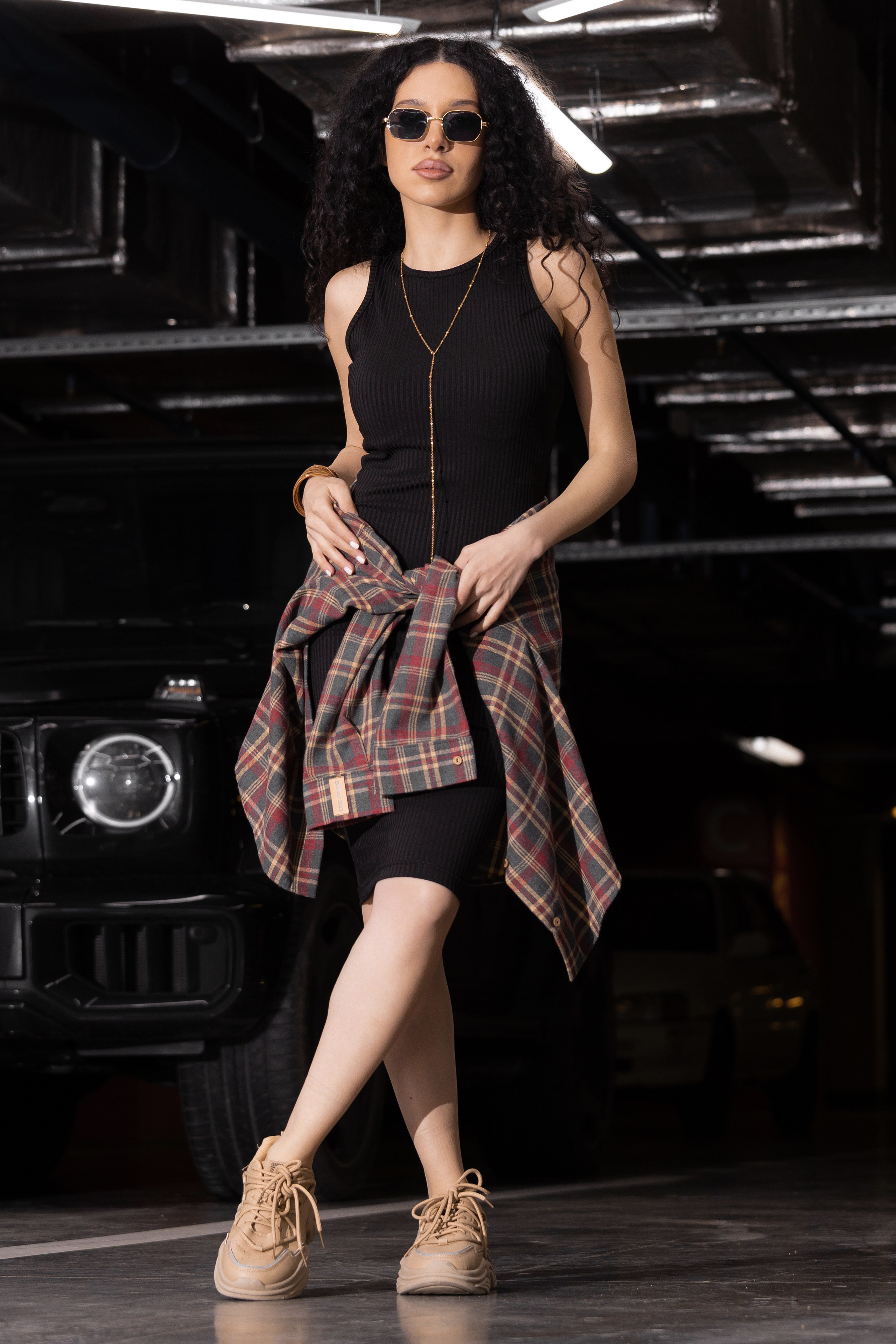 Платье. Фото для маркетплейсов в самых сочных локациях города Сочи