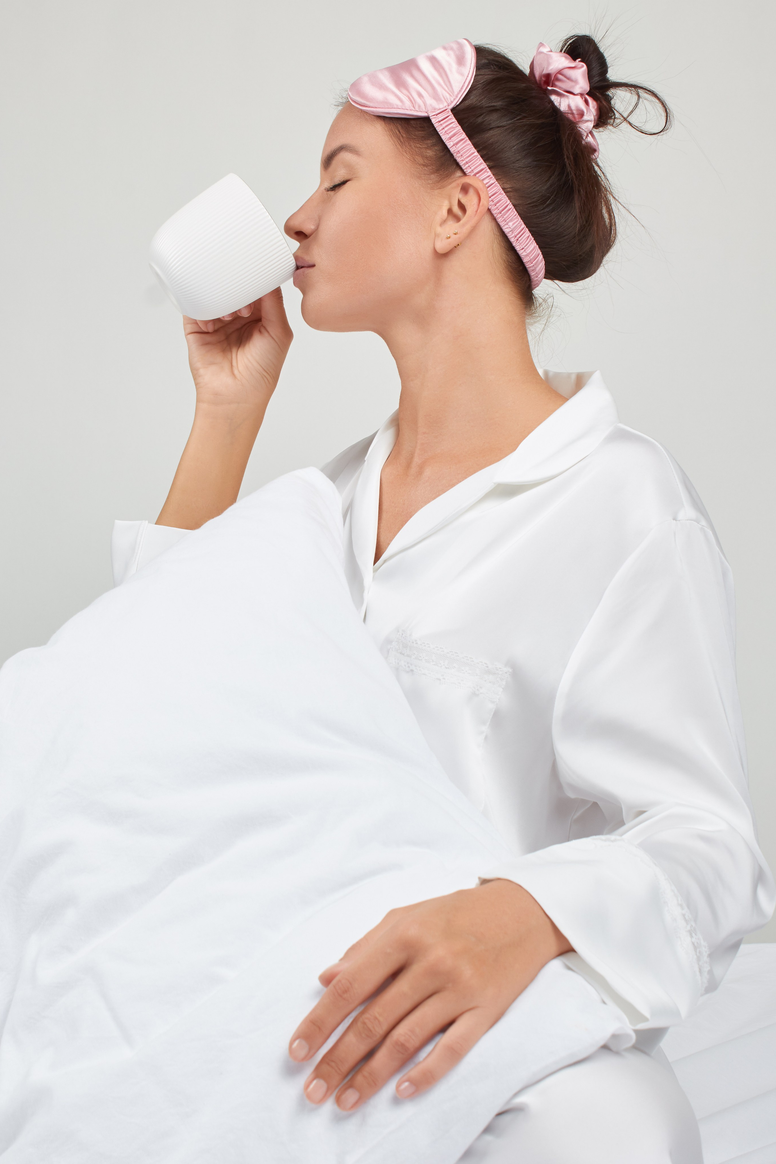 Маски для сна. Фото для маркетплейсов в самых сочных локациях города Сочи