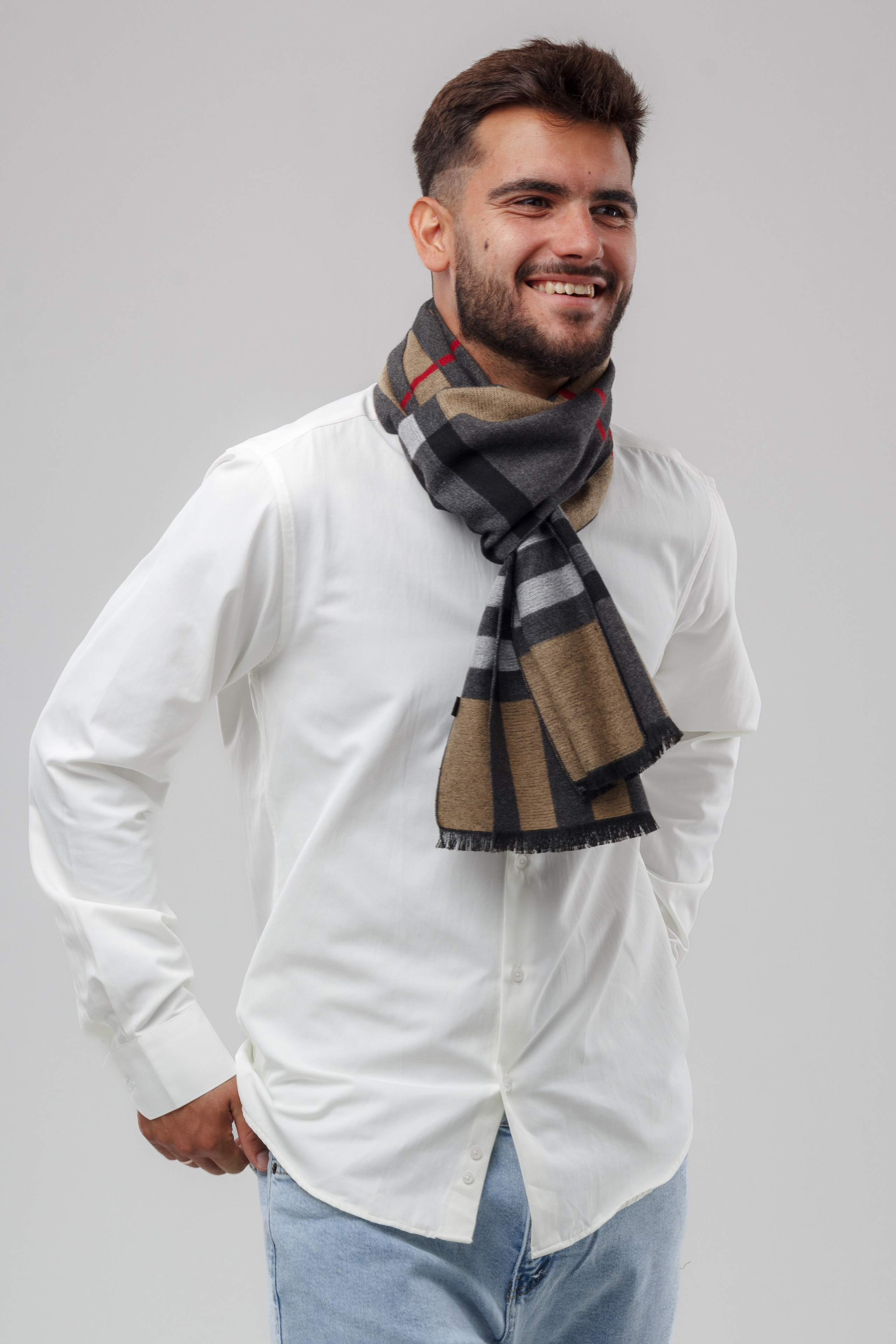 Шарфы — Валера. Фото для маркетплейсов в самых сочных локациях города Сочи