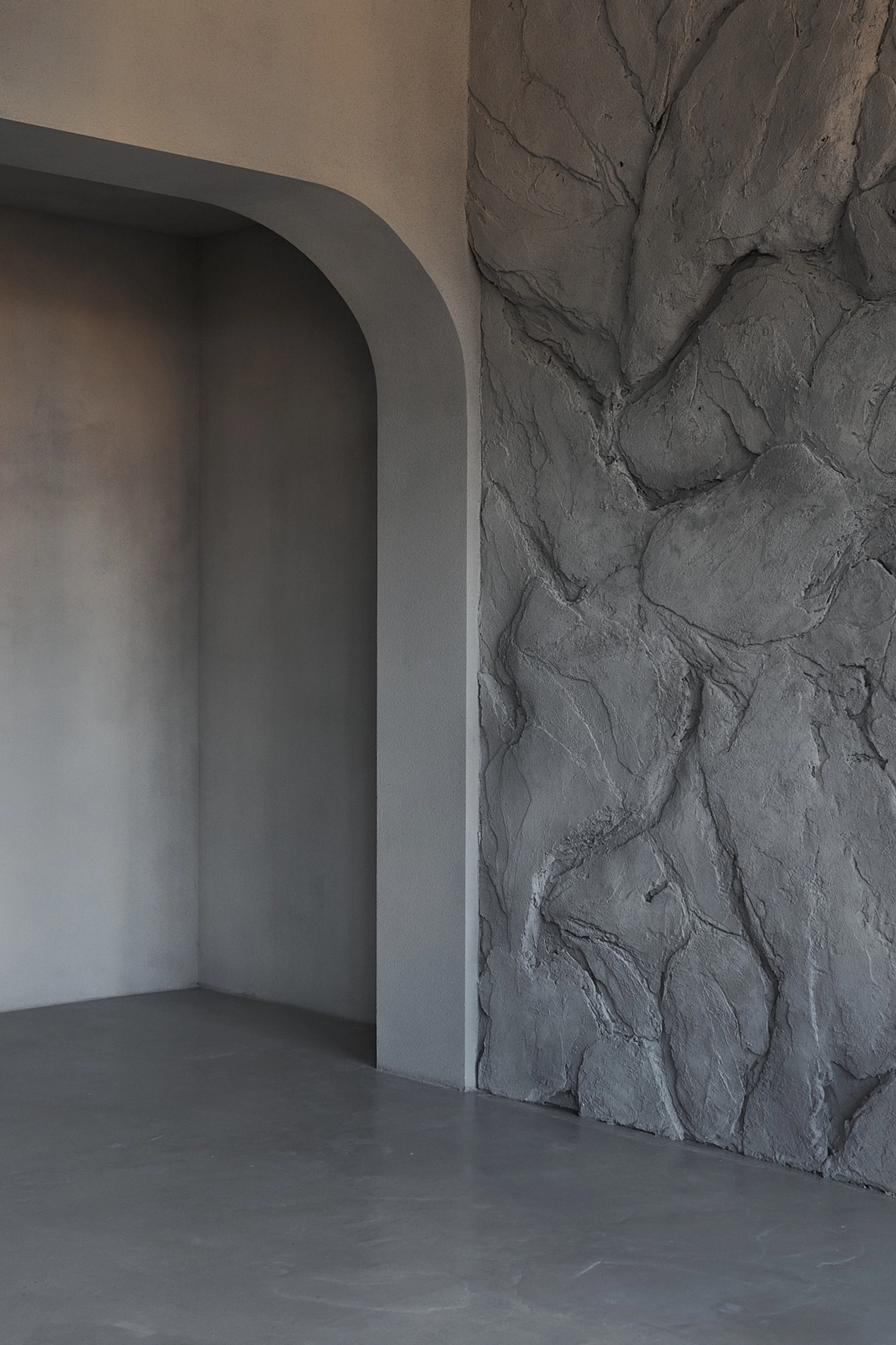 Зал Дарк. Фото для маркетплейсов в самых сочных локациях города Сочи