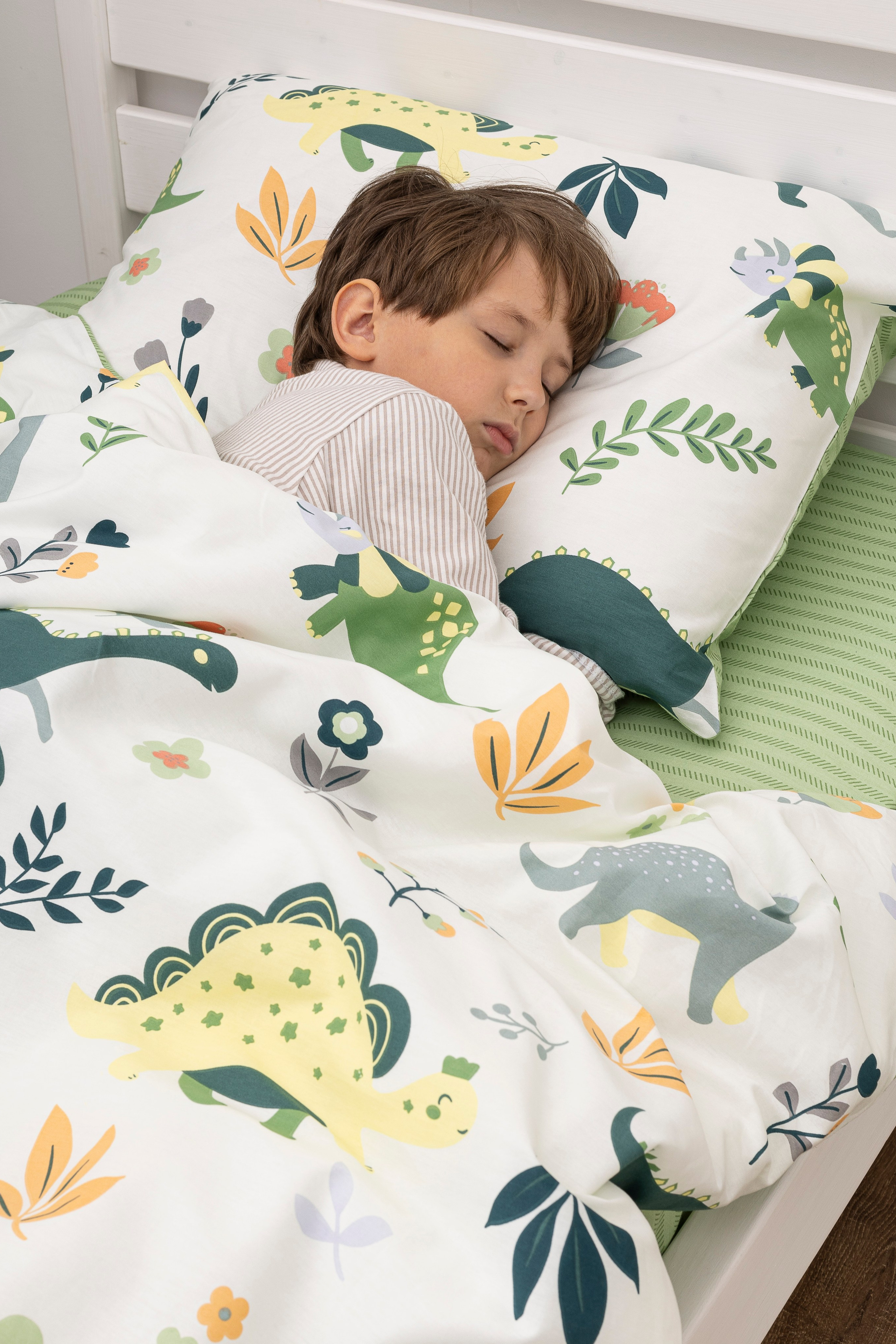 Постельное белье — Амеля и Матвей. Фото для маркетплейсов в самых сочных локациях города Сочи