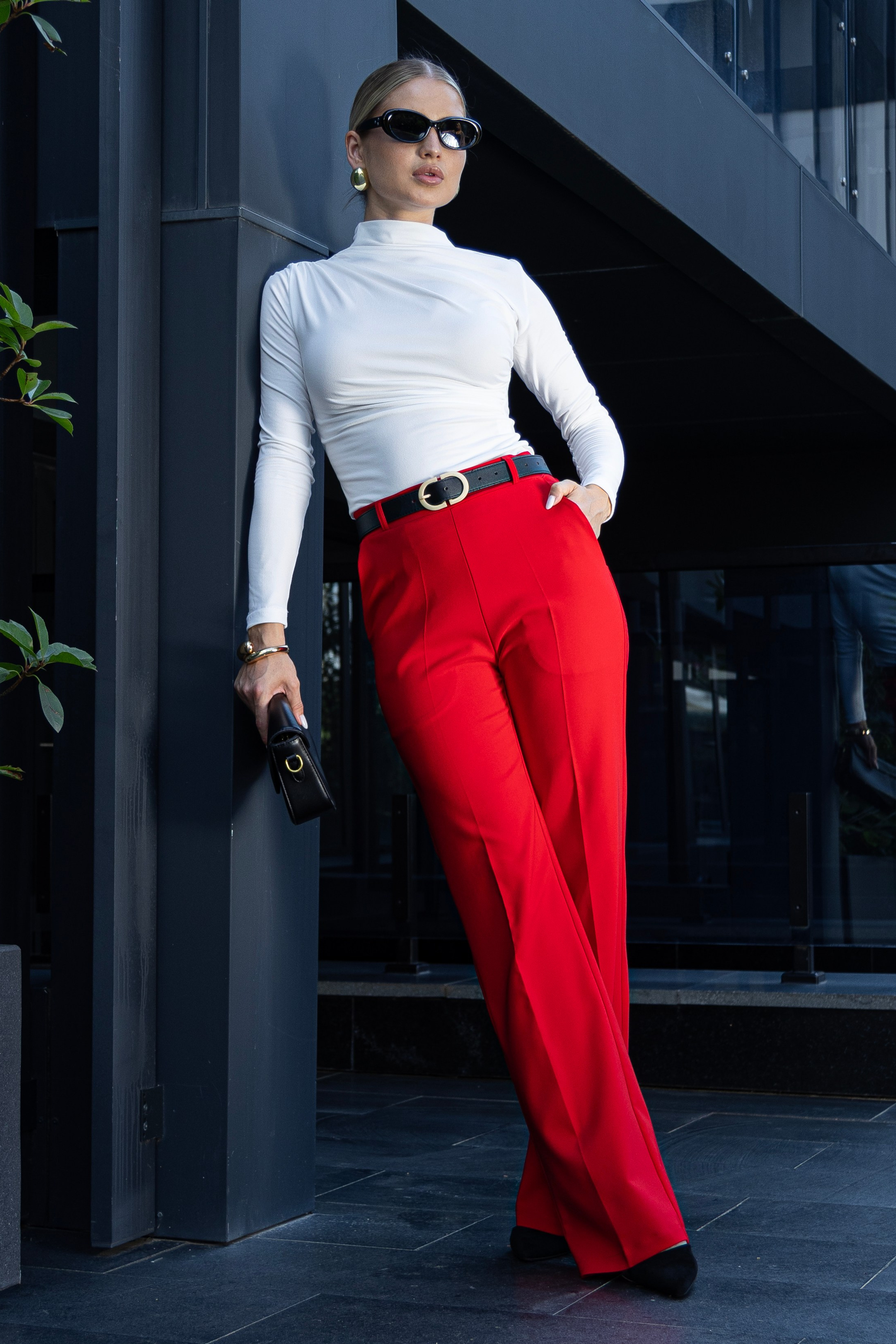 Брюки. Фото для маркетплейсов в самых сочных локациях города Сочи