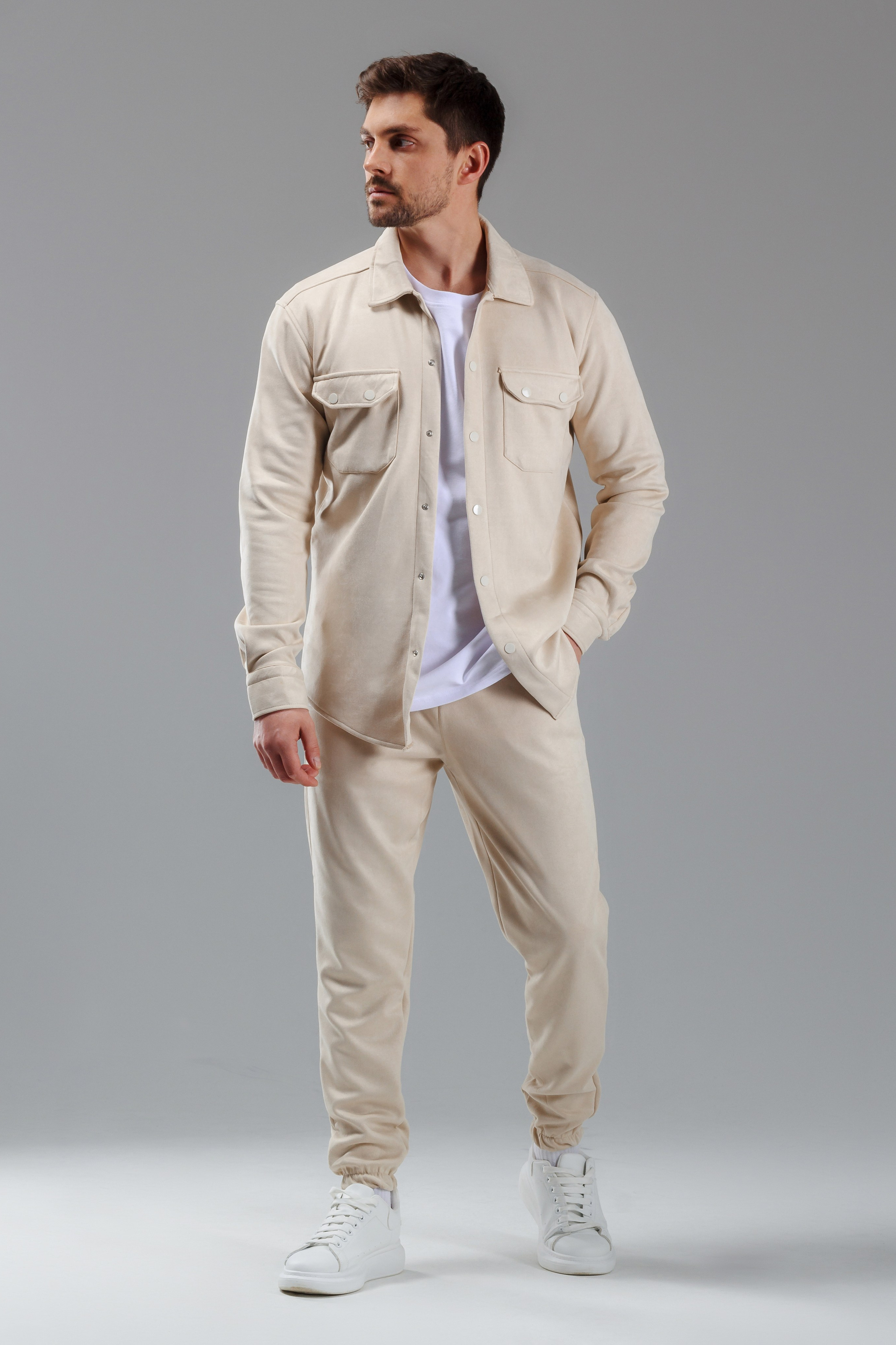 Костюмы — Денис. Фото для маркетплейсов в самых сочных локациях города Сочи