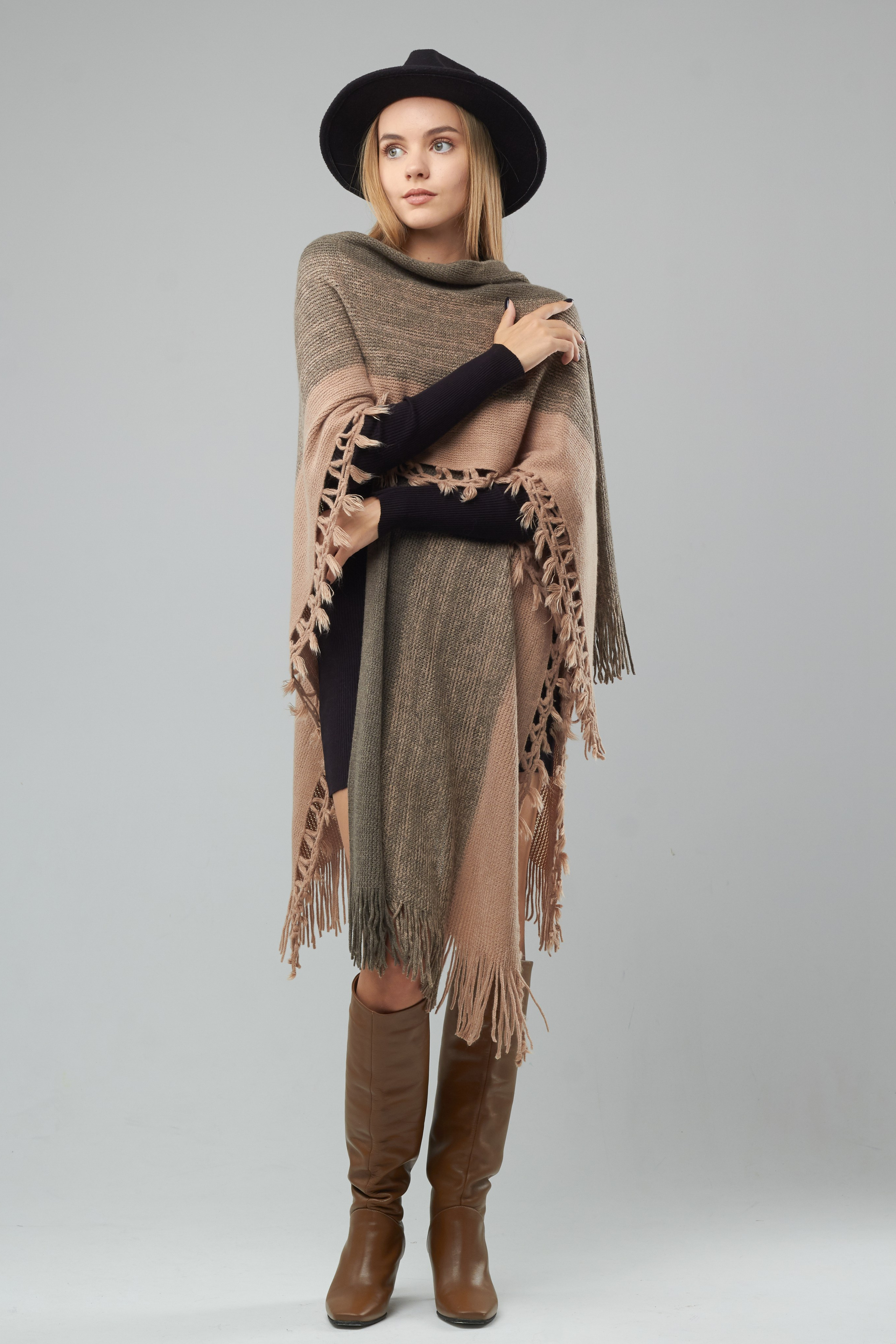 Пончо — Полина. Фото для маркетплейсов в самых сочных локациях города Сочи