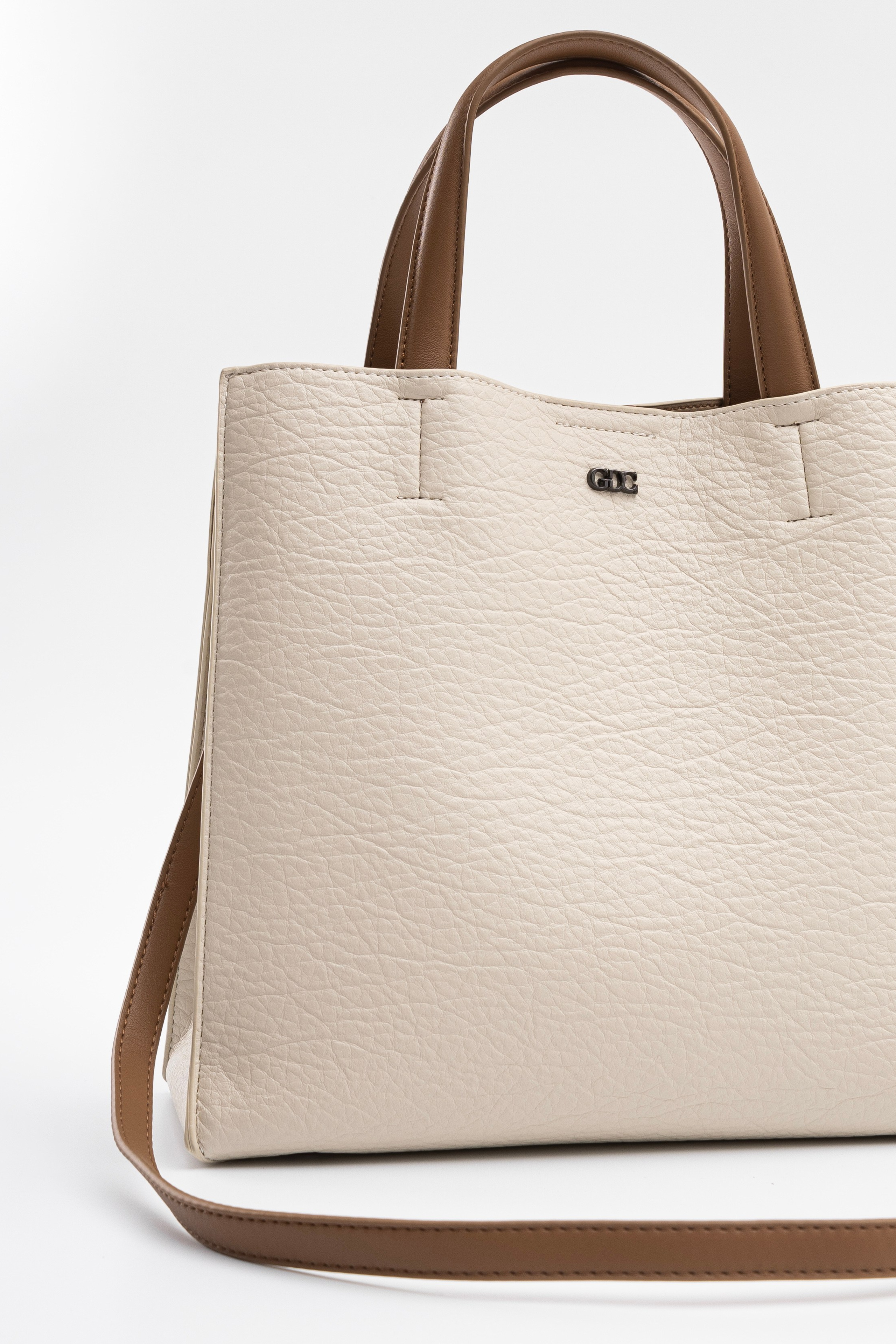 Сумки. Фото для маркетплейсов в самых сочных локациях города Сочи