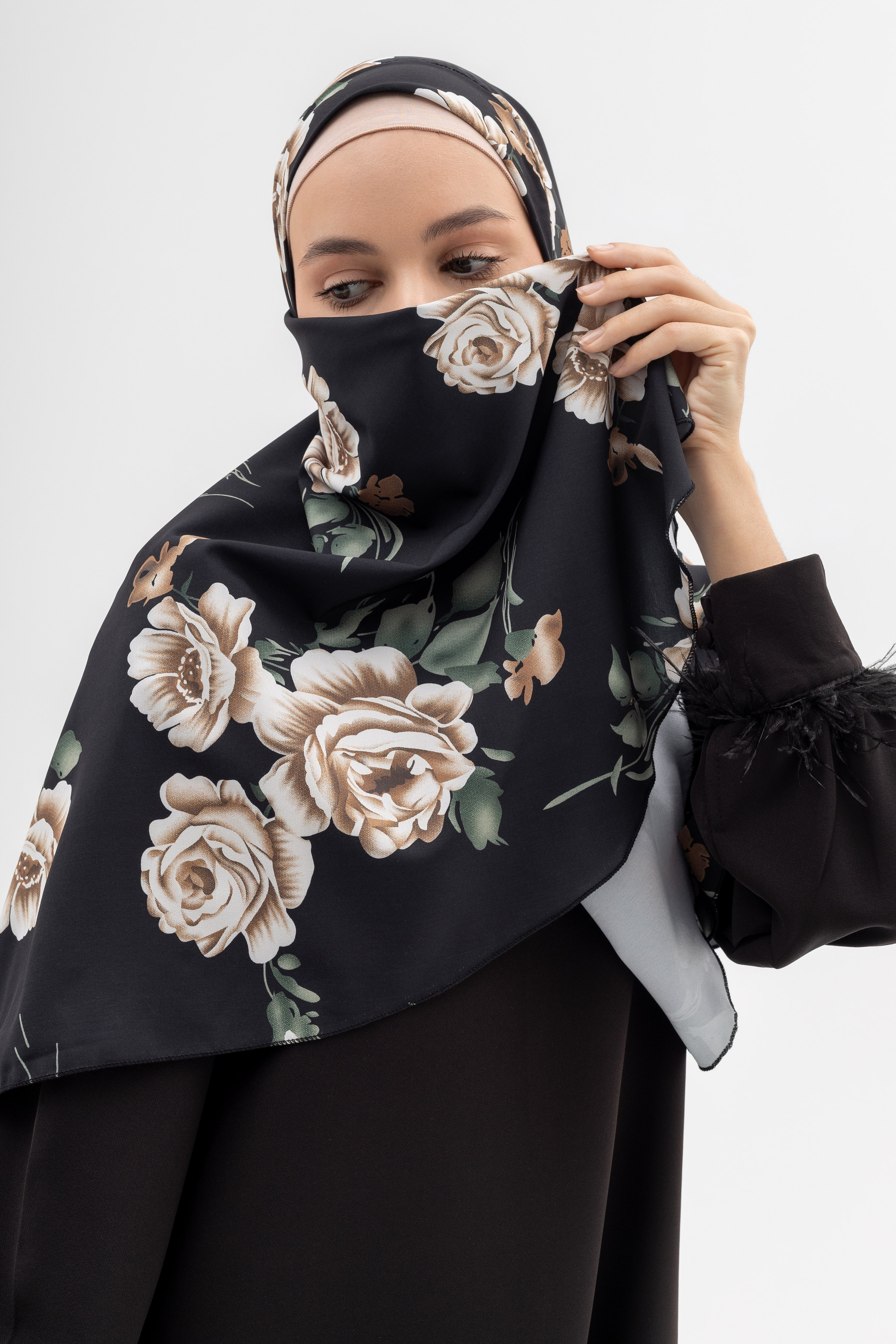 Хиджабы. Фото для маркетплейсов в самых сочных локациях города Сочи