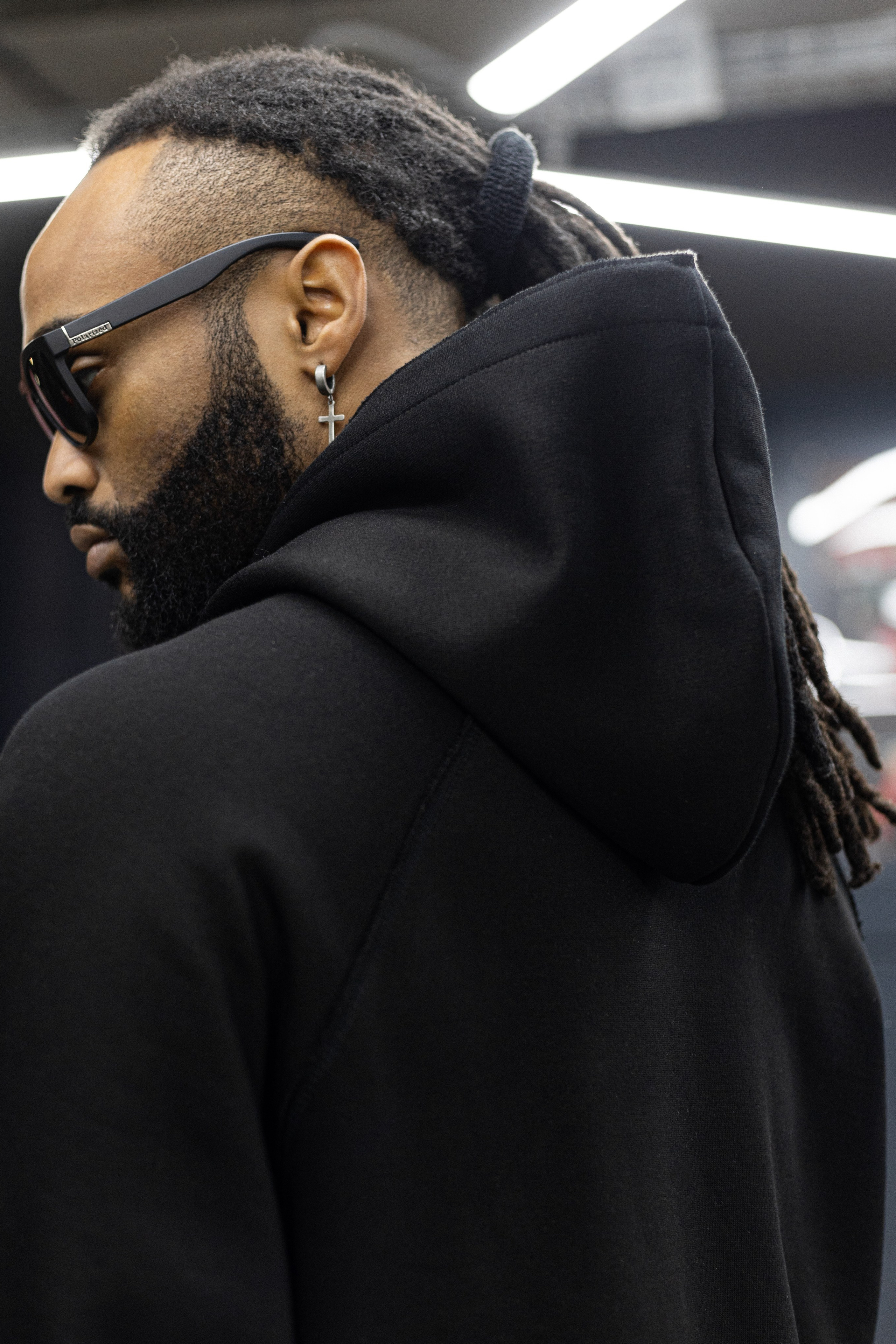 Худи. Фото для маркетплейсов в самых сочных локациях города Сочи