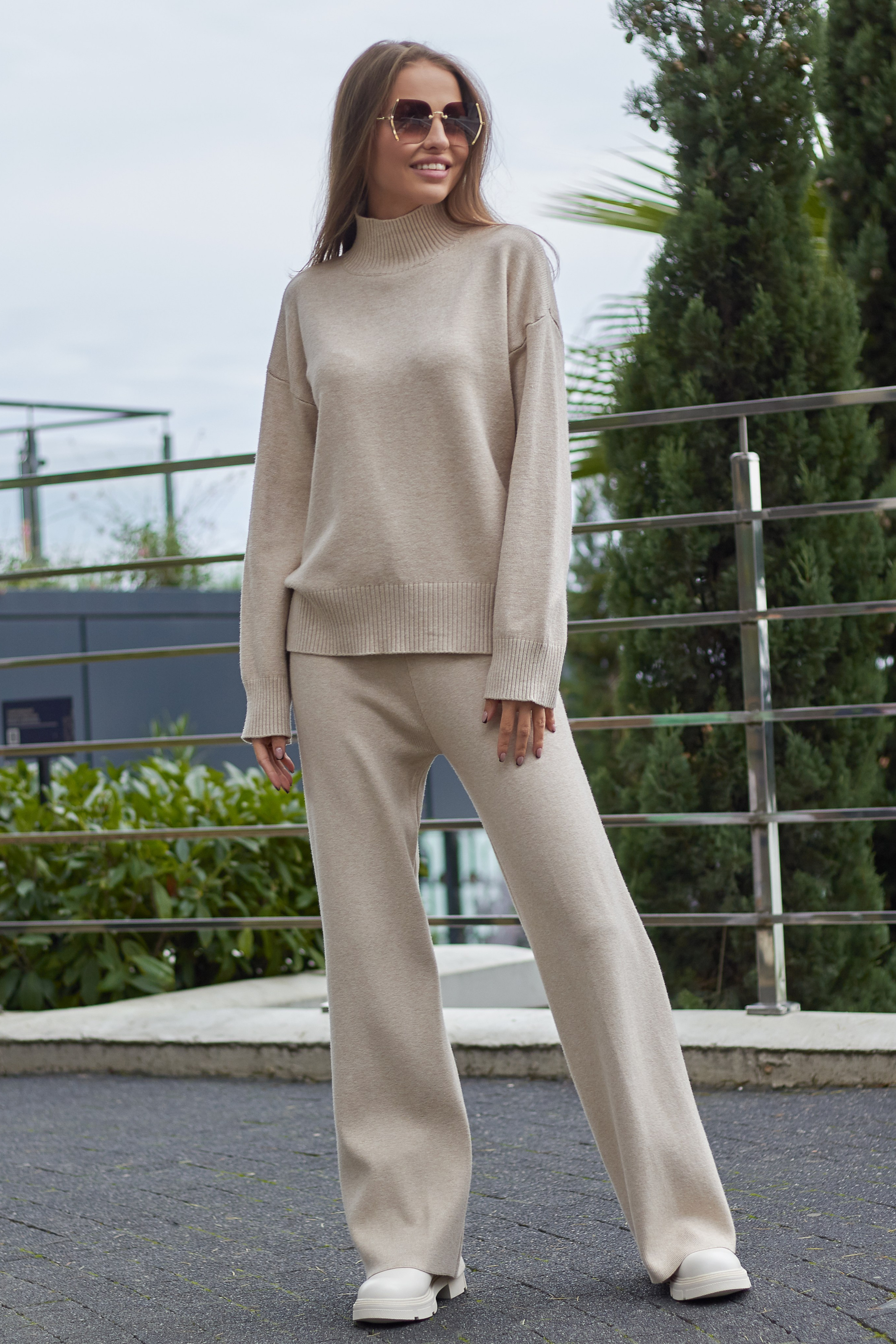 Костюм. Фото для маркетплейсов в самых сочных локациях города Сочи