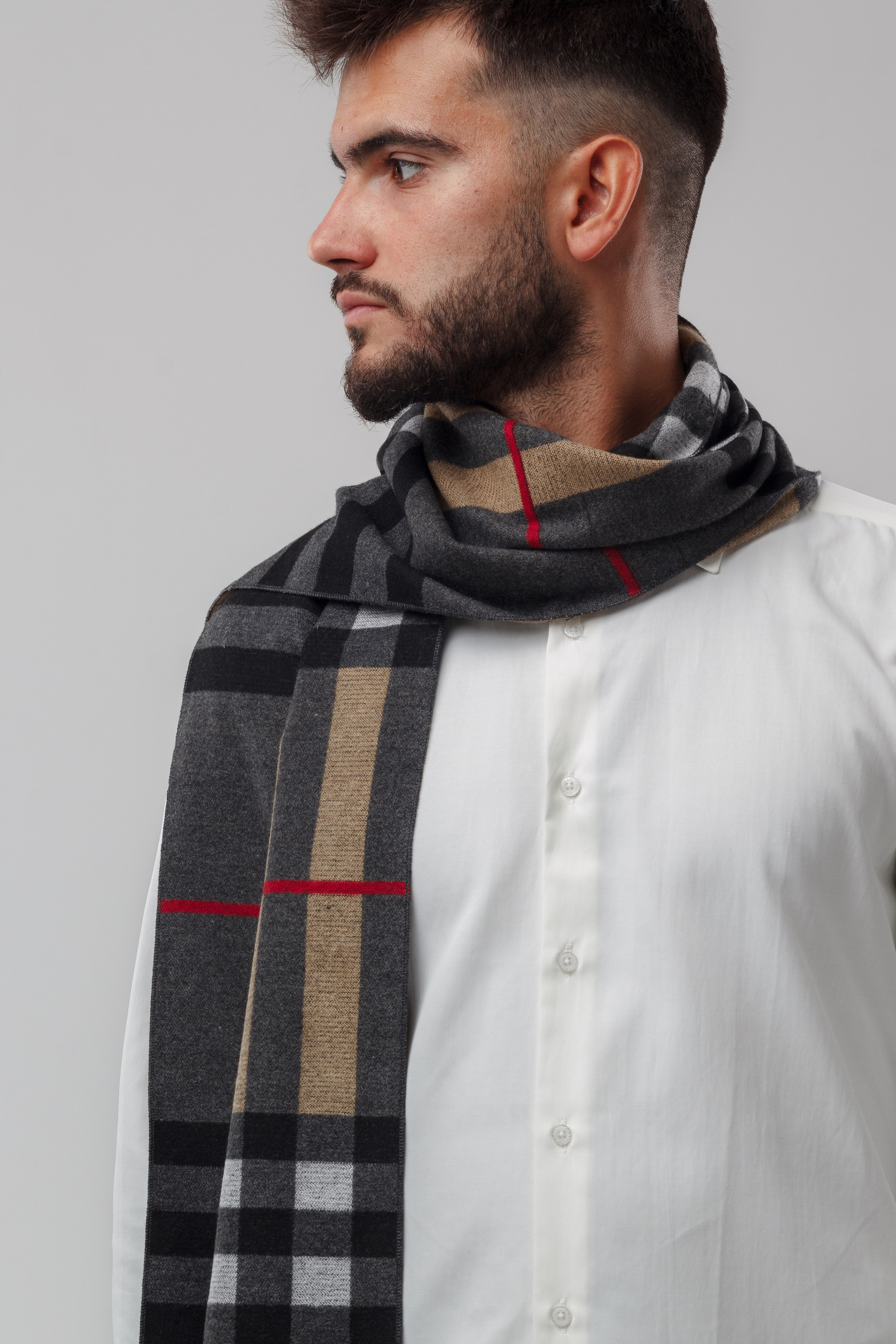 Шарфы — Валера. Фото для маркетплейсов в самых сочных локациях города Сочи