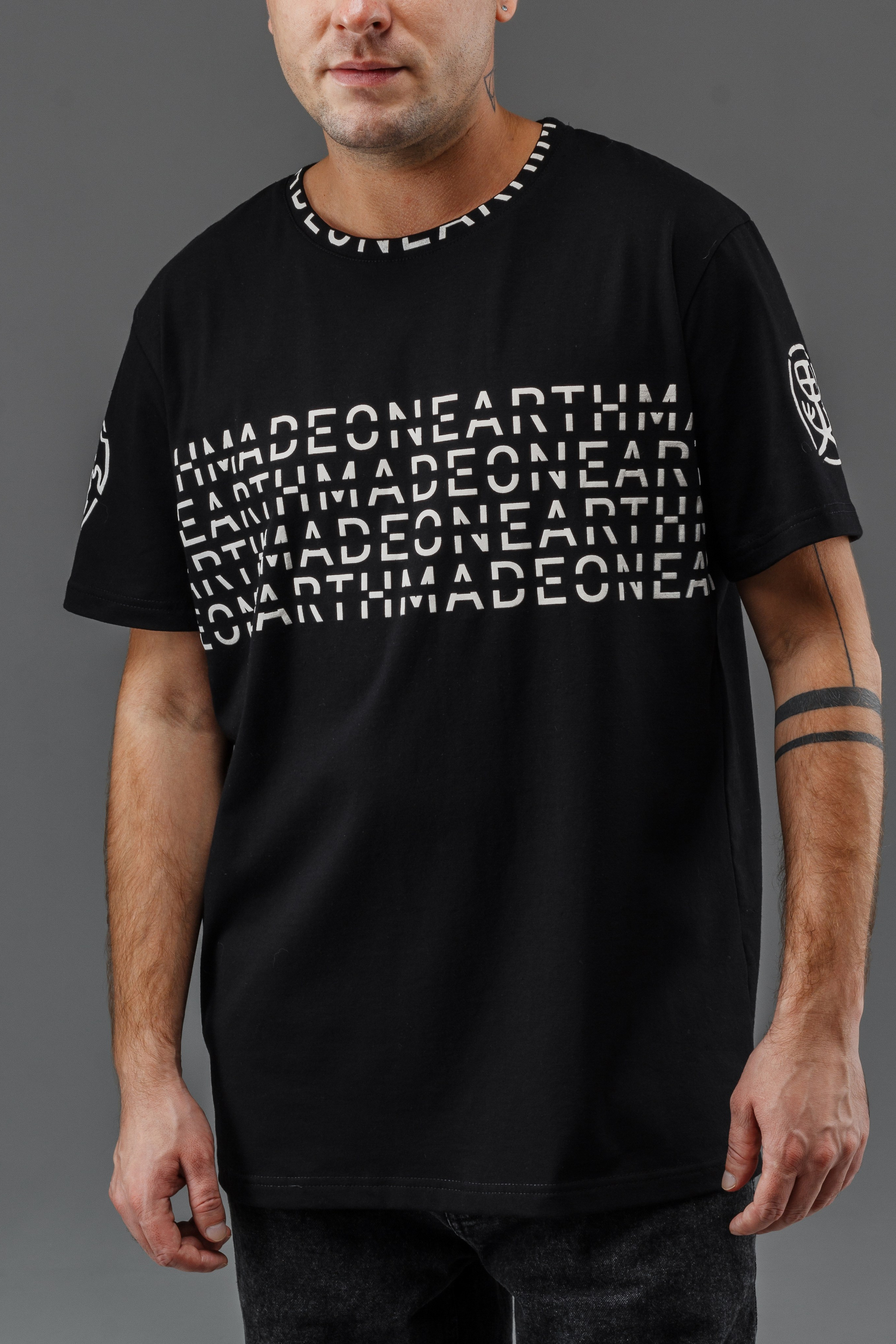 Футболка — Виталя. Фото для маркетплейсов в самых сочных локациях города Сочи