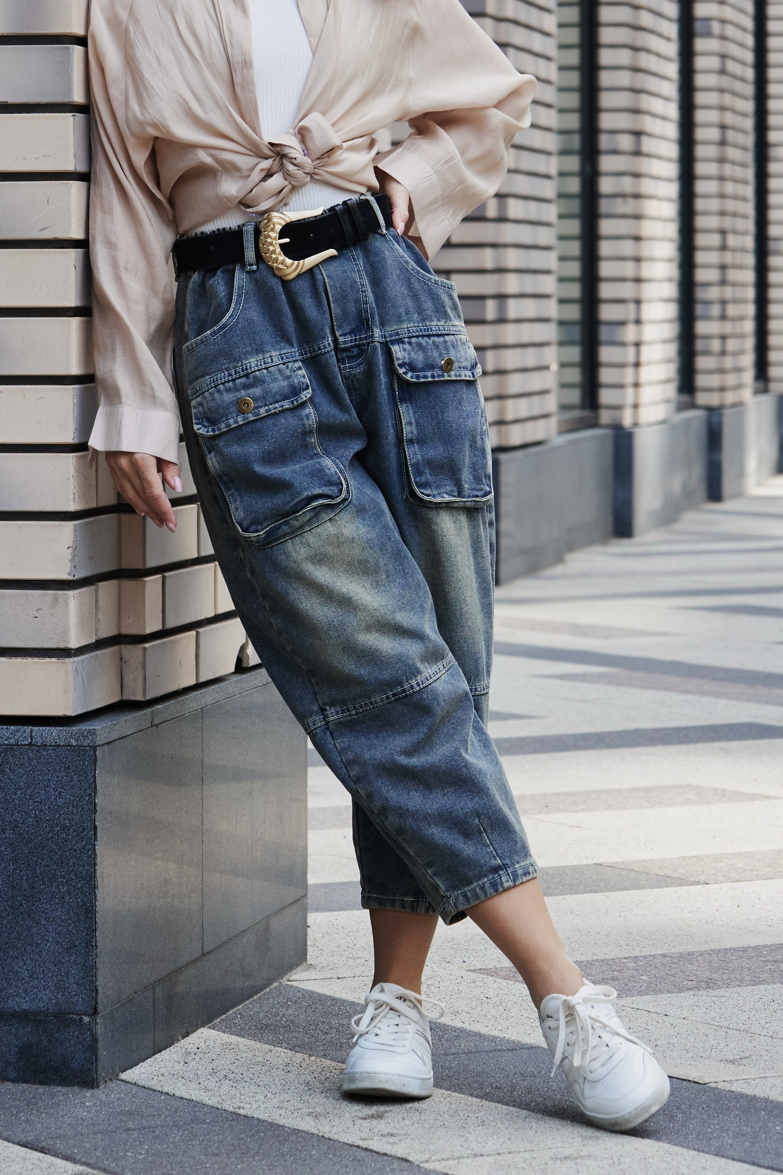 Джинсы. Стрит съемки для маркетплейсов в Сочи | ИИ контент | fashionprod